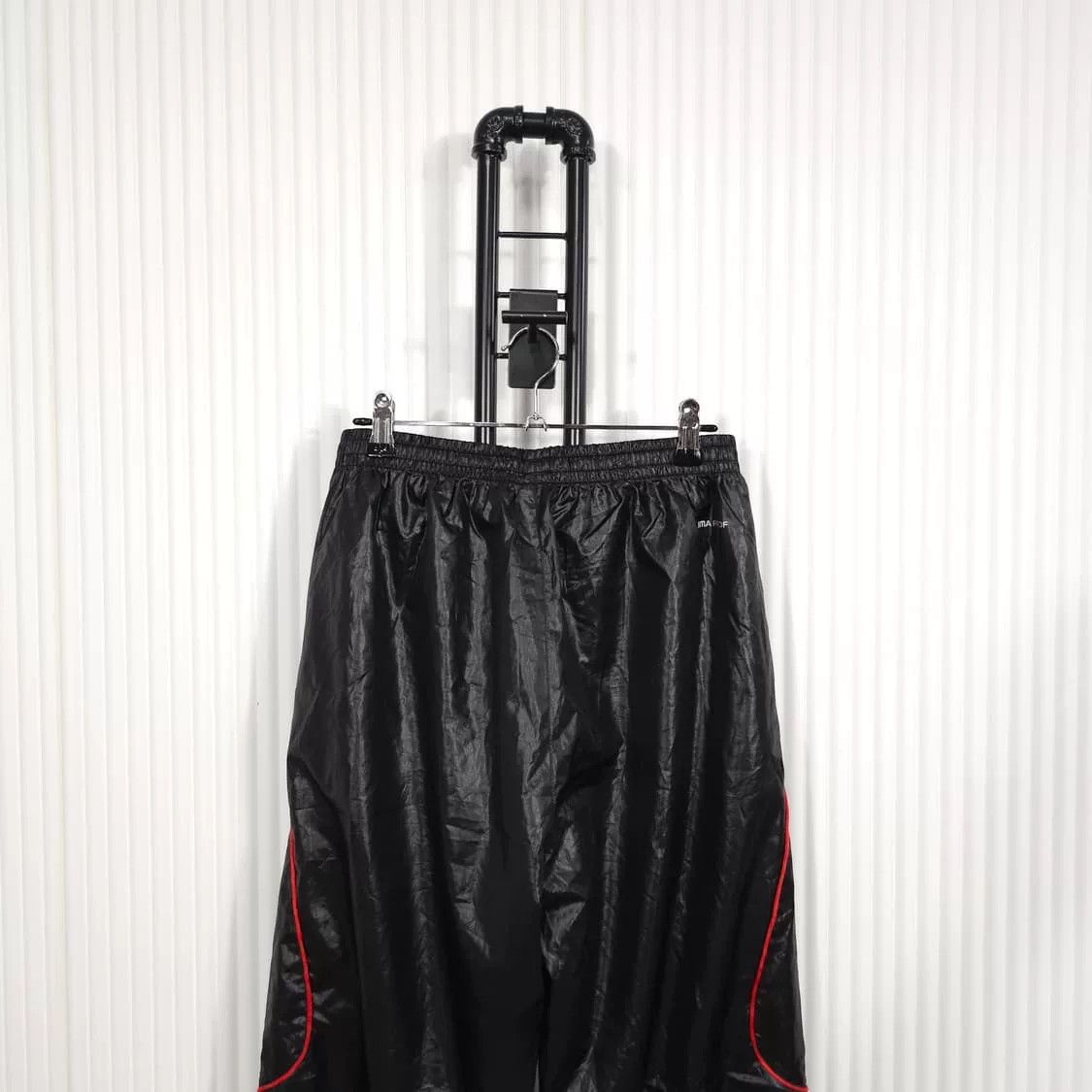 Adidas adidas vintage black functional pants Size US 34 / EU 50 - 4 Thumbnail