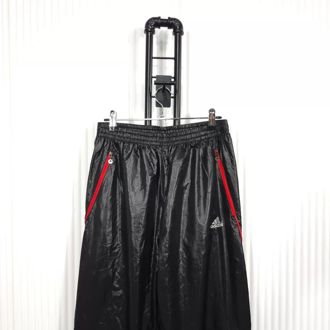 Adidas adidas vintage black functional pants Size US 34 / EU 50 - 2 Thumbnail
