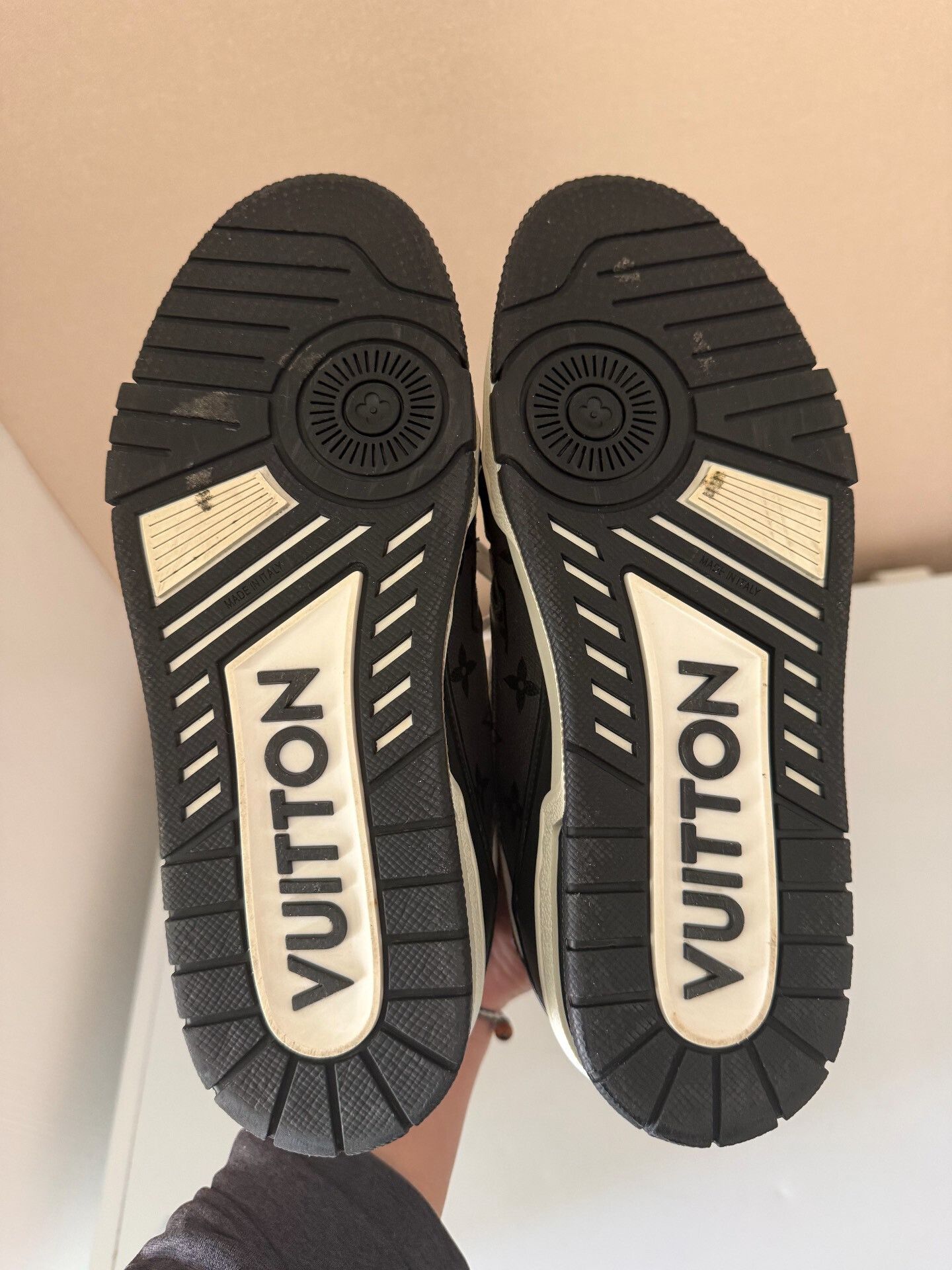 Louis Vuitton LV Trainer Black White Sneakers Size US 7 / EU 40 - 4 Thumbnail