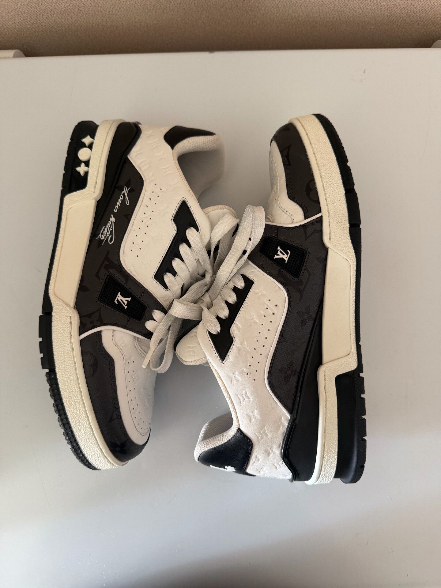 Louis Vuitton LV Trainer Black White Sneakers Size US 7 / EU 40 - 7 Thumbnail