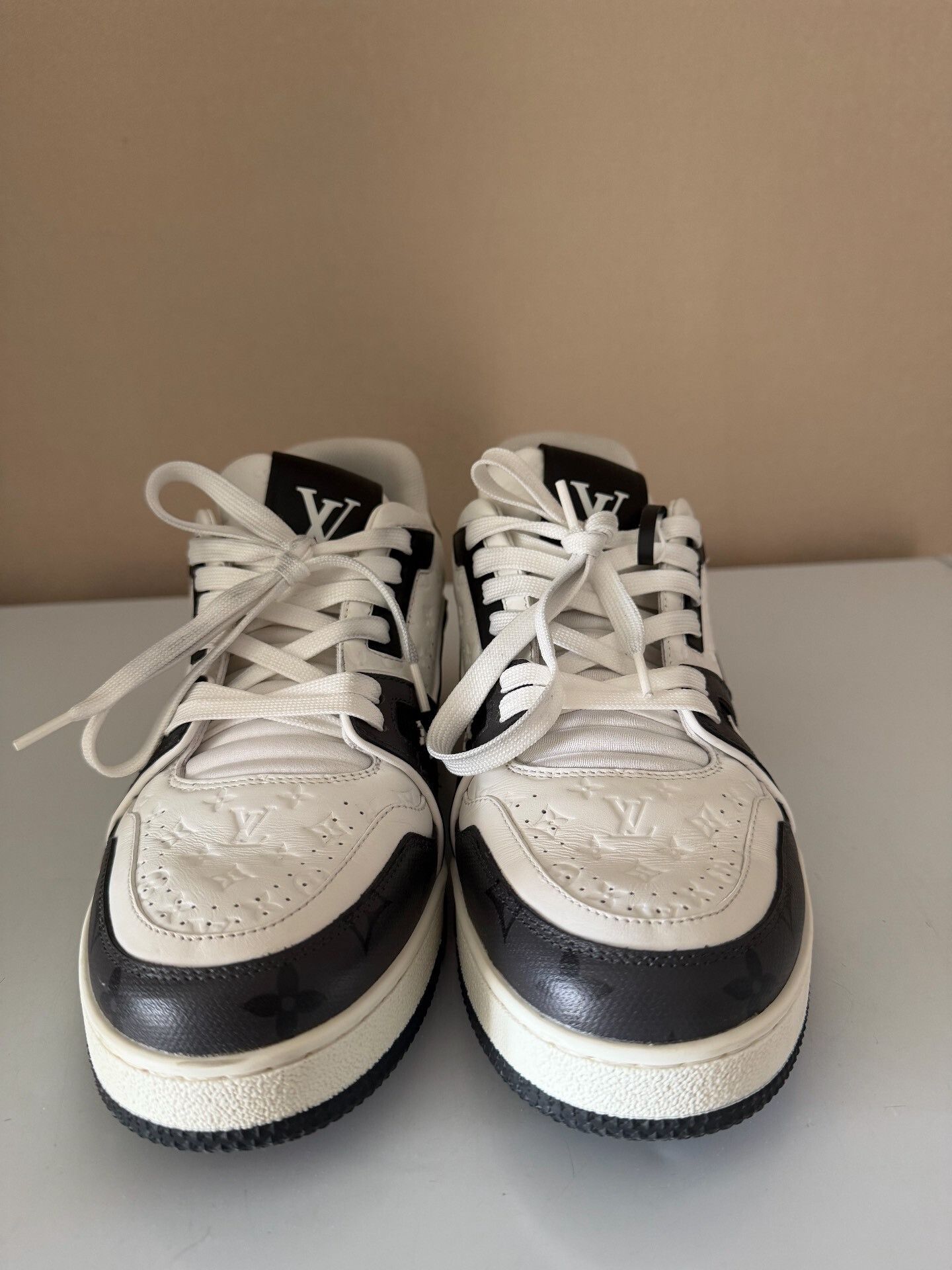 Louis Vuitton LV Trainer Black White Sneakers Size US 7 / EU 40 - 2 Thumbnail