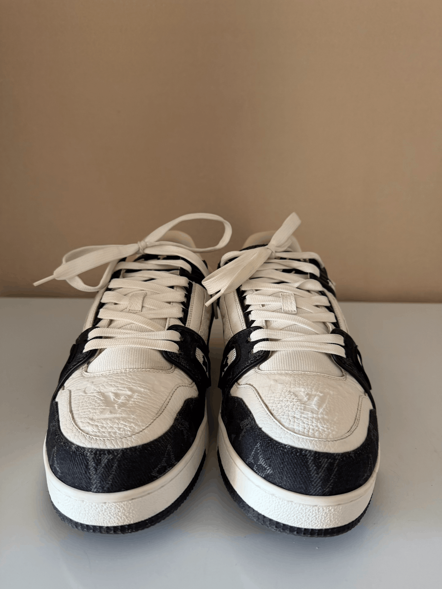 Louis Vuitton Louis Vuitton Trainer Panda Sneakers Size US 9.5 / EU 42-43 - 2 Thumbnail