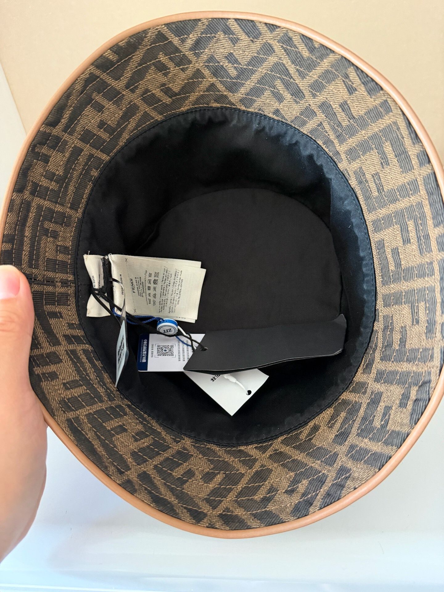 Fendi FENDI Classic FF Bucket Hat Size ONE SIZE - 5 Thumbnail