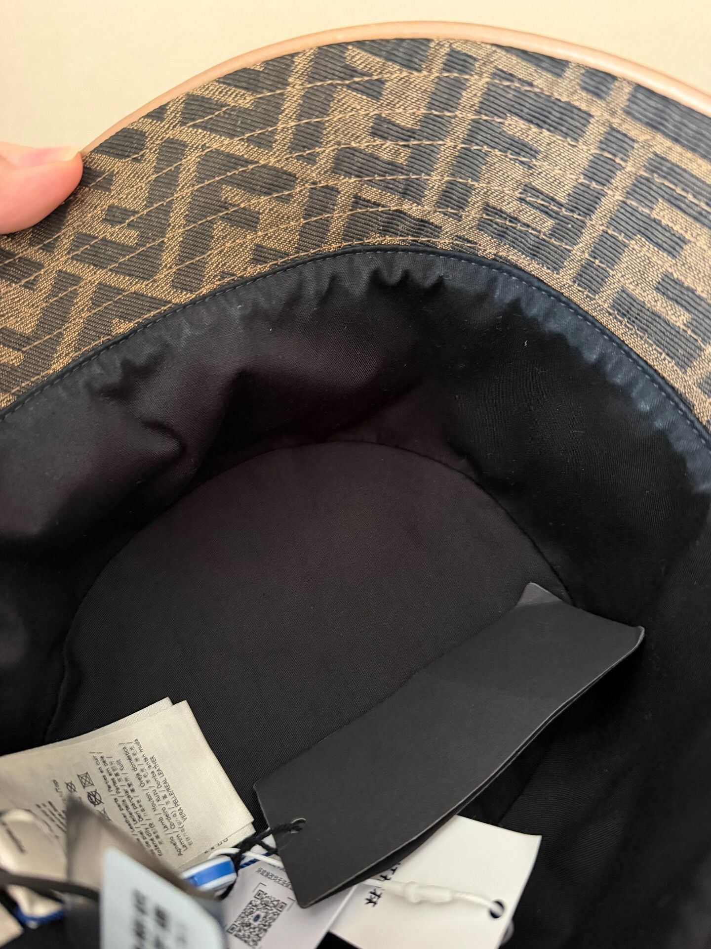 Fendi FENDI Classic FF Bucket Hat Size ONE SIZE - 8 Thumbnail
