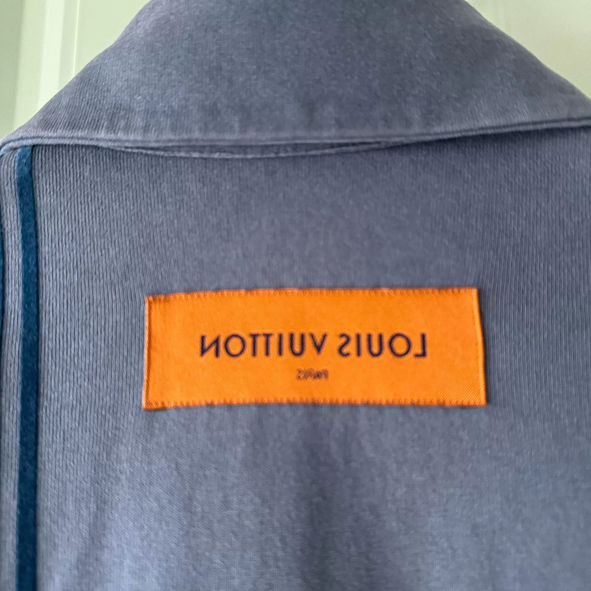 Louis Vuitton Louis Vuitton Blue Flocked Logo Shirt Size US S / EU 44-46 / 1 - 9 Thumbnail