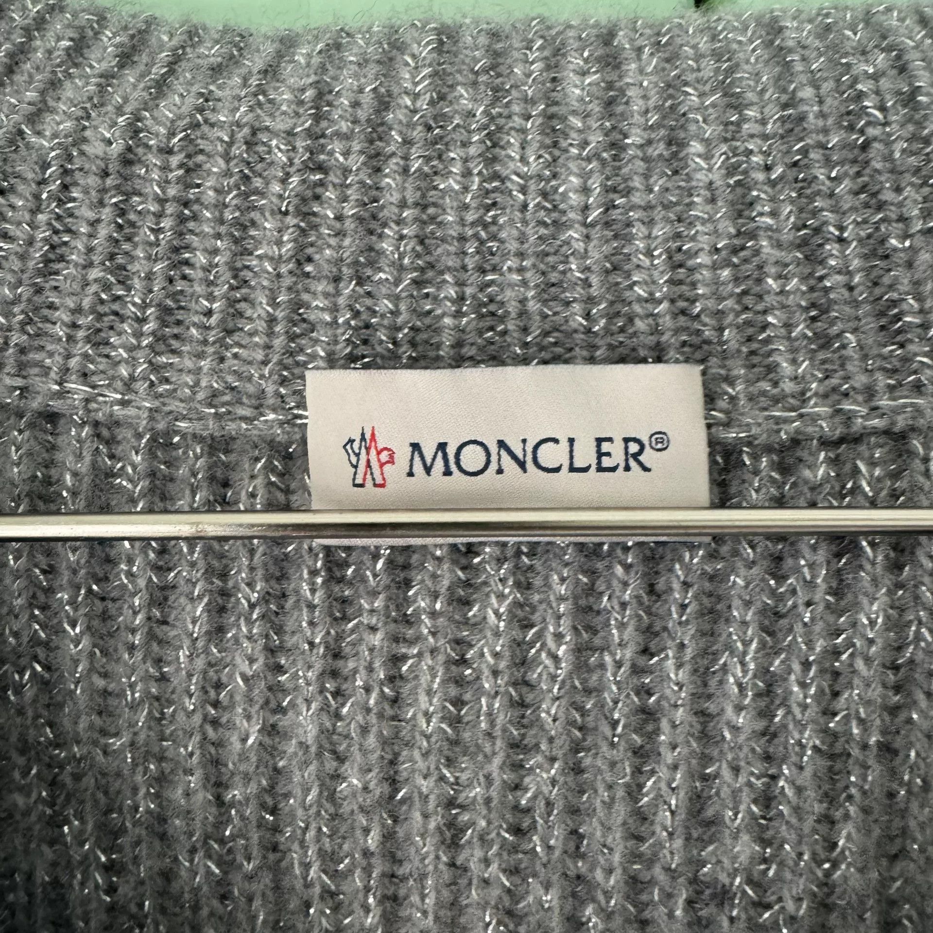 Moncler Moncler V-neck Wool Sweater Size US M / EU 48-50 / 2 - 3 Thumbnail