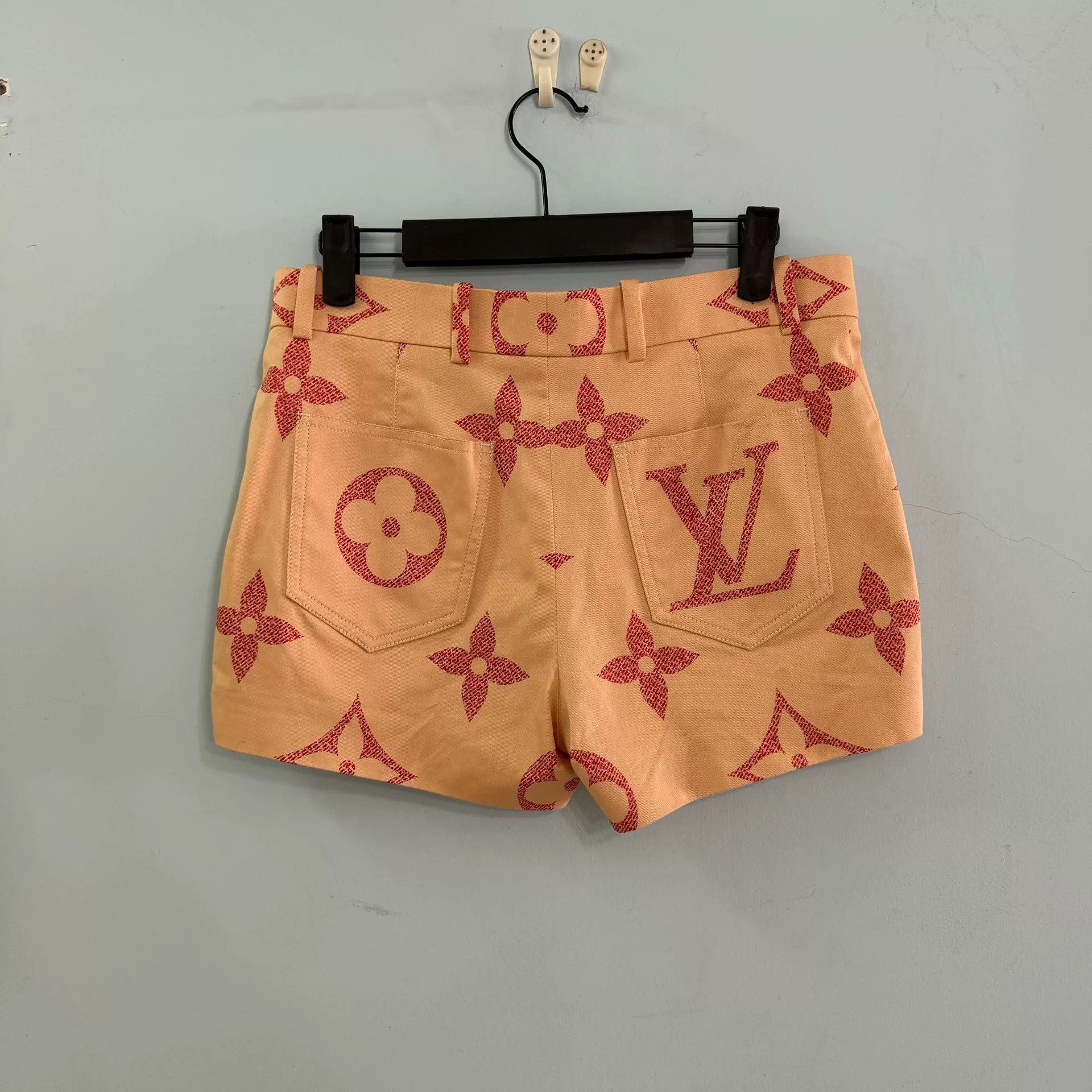 Louis Vuitton Louis Vuitton Orange Monogram Print Shorts Size 36" / US 14 / IT 50 - 2 Thumbnail
