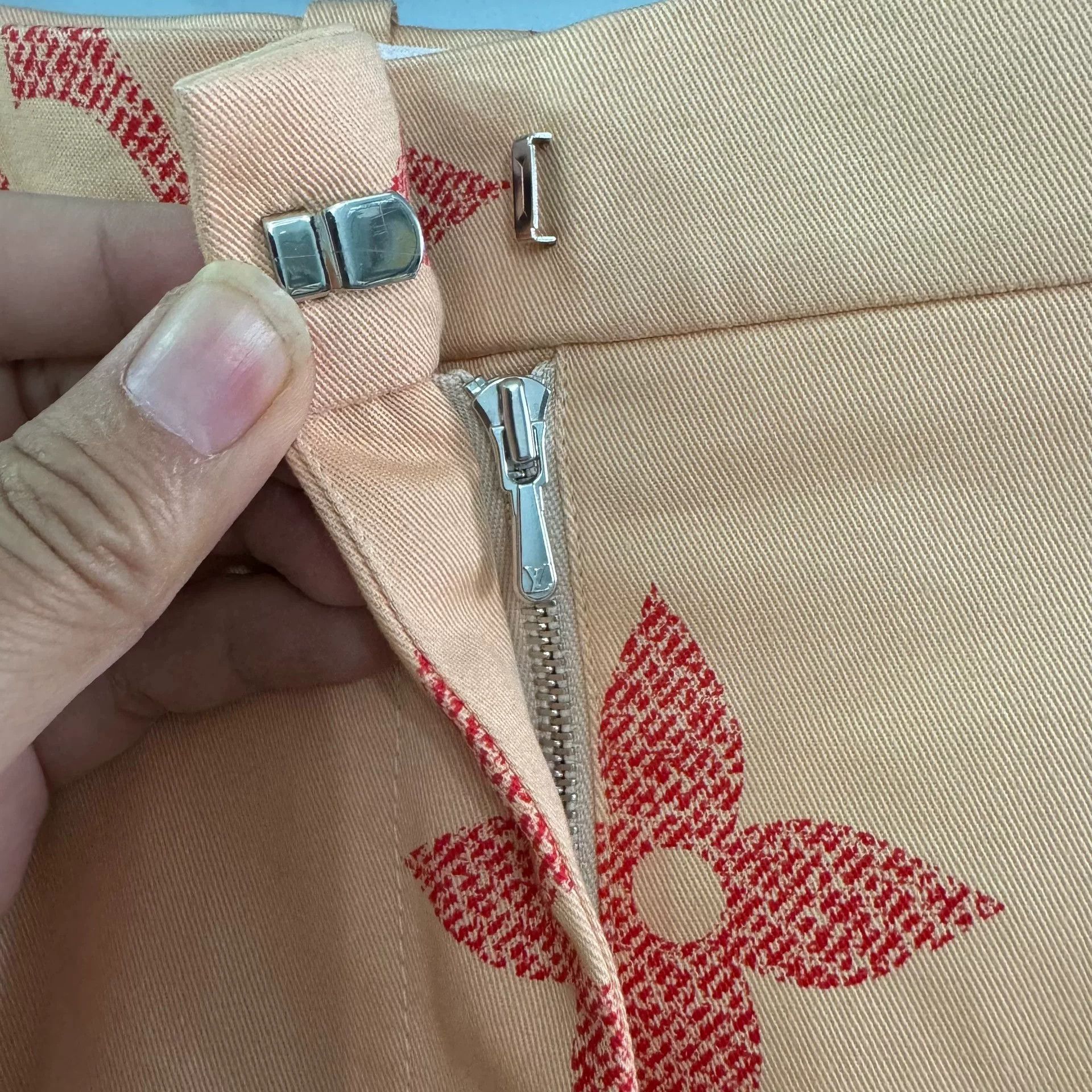 Louis Vuitton Louis Vuitton Orange Monogram Print Shorts Size 36" / US 14 / IT 50 - 6 Thumbnail