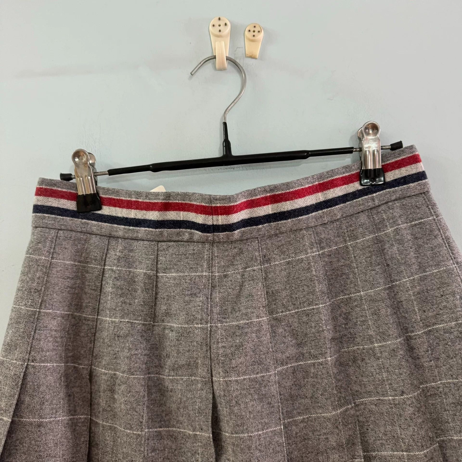 Thom Browne Thom Browne Gray Pleated Mini Skirt Size 40" / US 18 - 6 Thumbnail