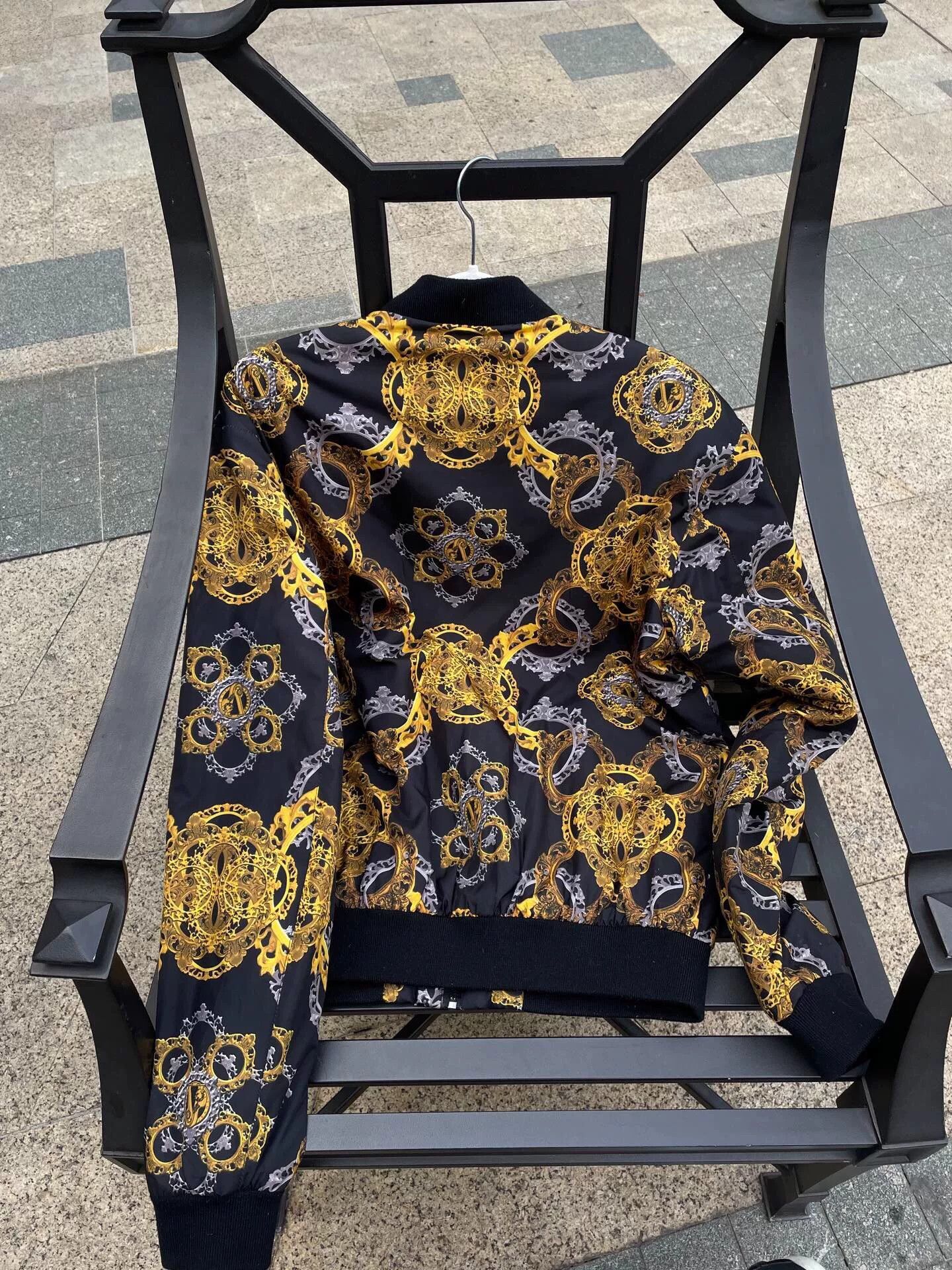 Versace Versace Quilted Outerwear Jacket Size XS / US 0-2 / IT 36-38 - 2 Thumbnail
