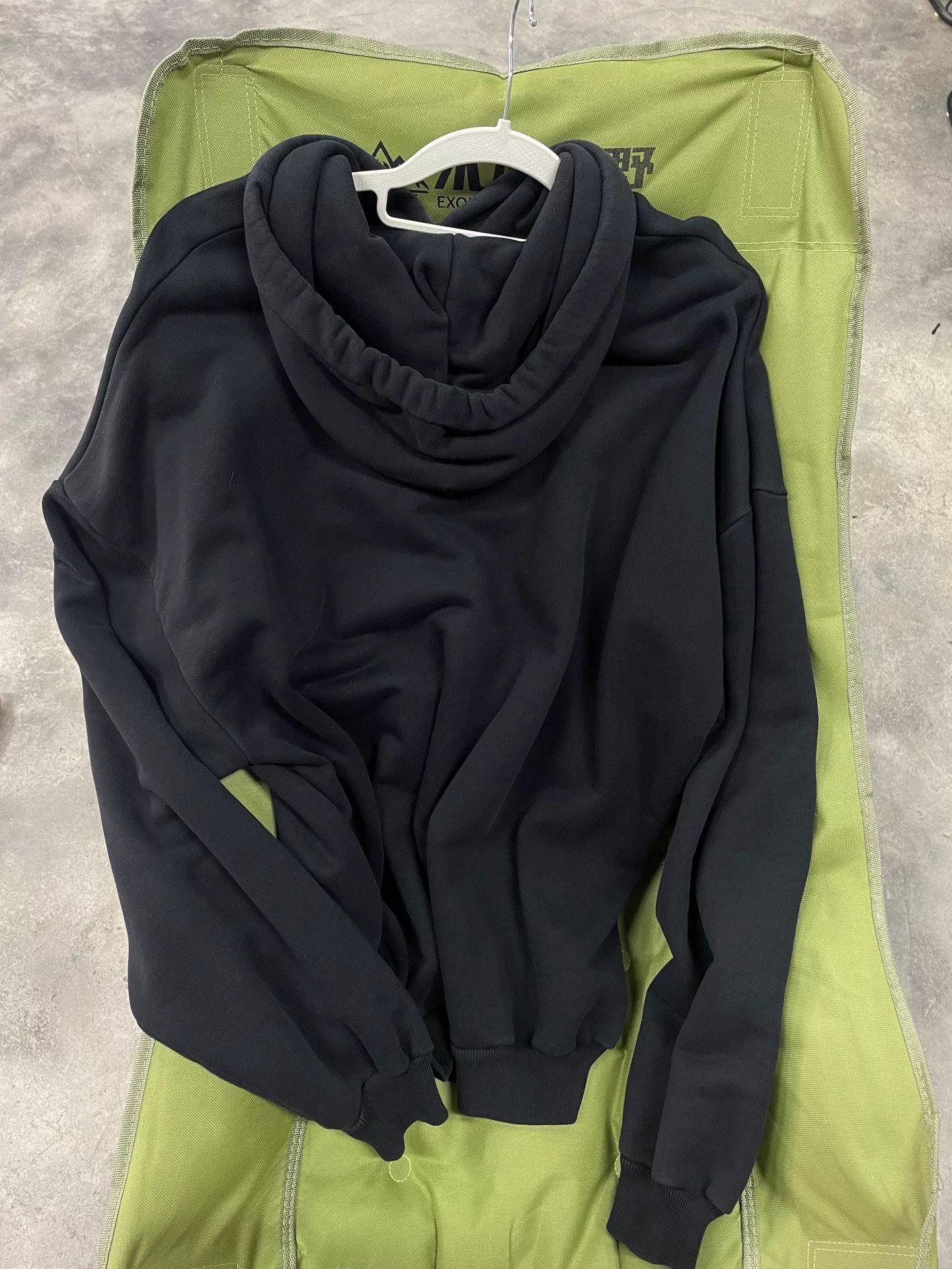 Balenciaga Balenciaga Unisex Hoodie in Black Size US M / EU 48-50 / 2 - 2 Thumbnail