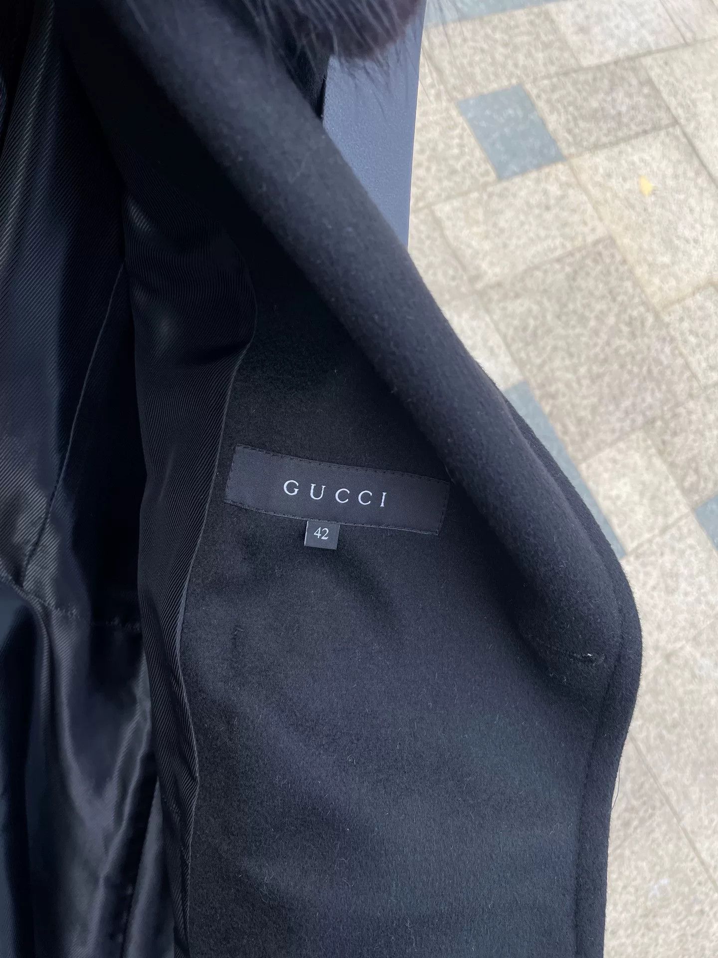 Gucci Gucci Coat for Sale, Gently Used Size XS / US 0-2 / IT 36-38 - 4 Thumbnail