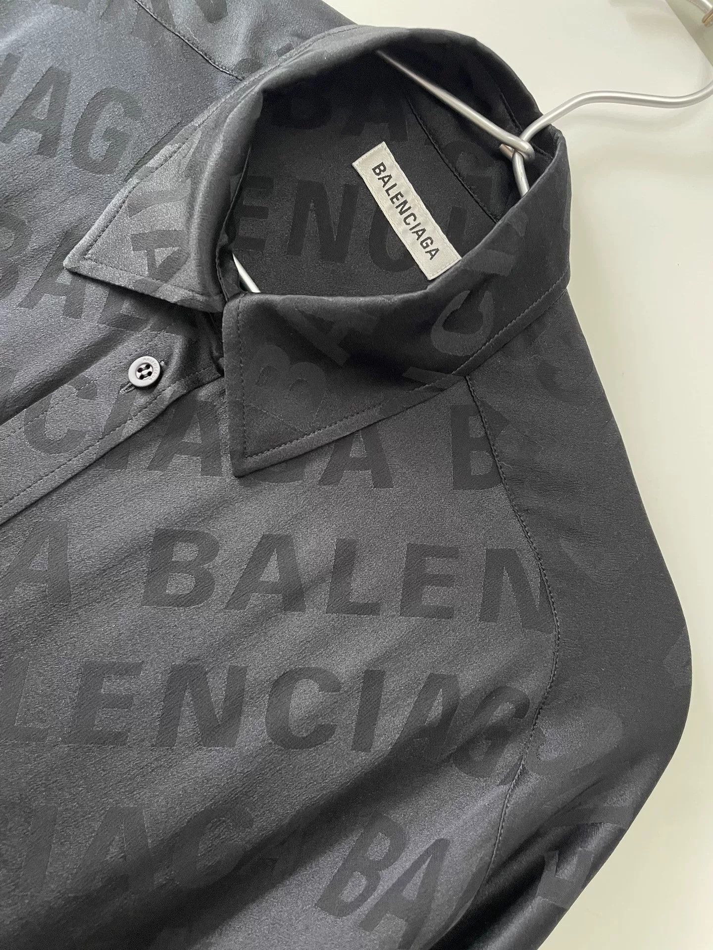 Balenciaga Balenciaga Silk Logo Loose Shirt Size US M / EU 48-50 / 2 - 3 Thumbnail