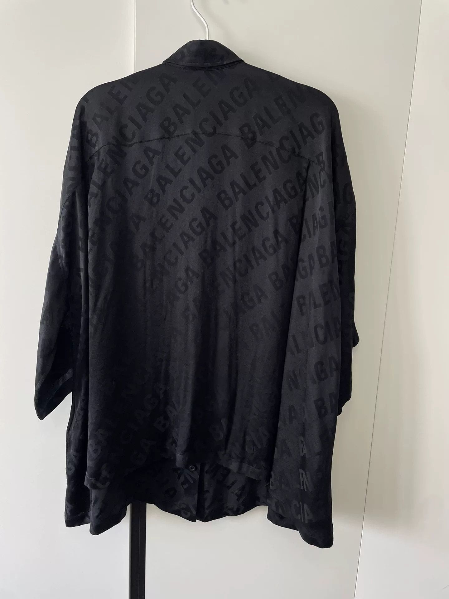 Balenciaga Balenciaga Silk Logo Loose Shirt Size US M / EU 48-50 / 2 - 2 Thumbnail