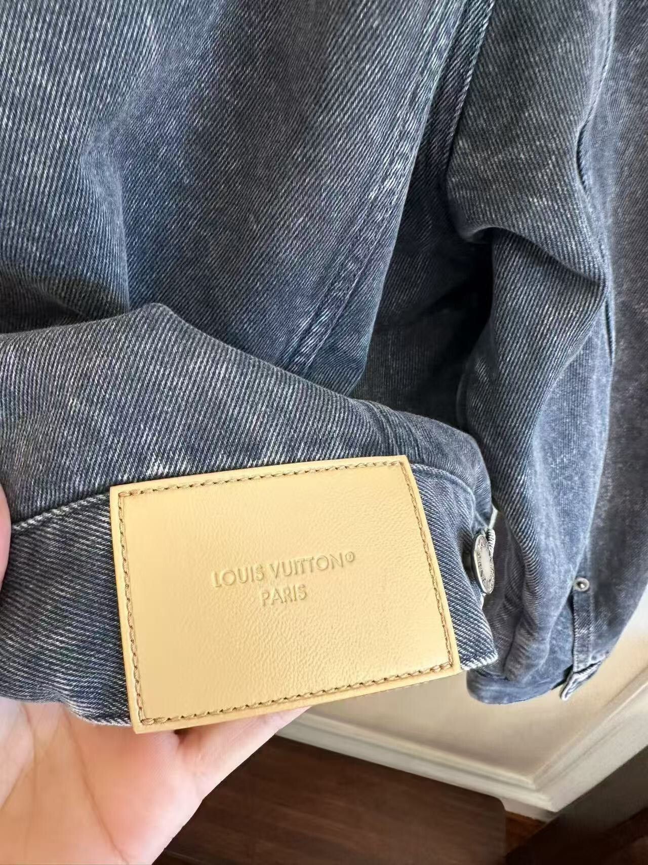 Louis Vuitton LV25 Style Denim Jacket Size XS / US 0-2 / IT 36-38 - 4 Thumbnail