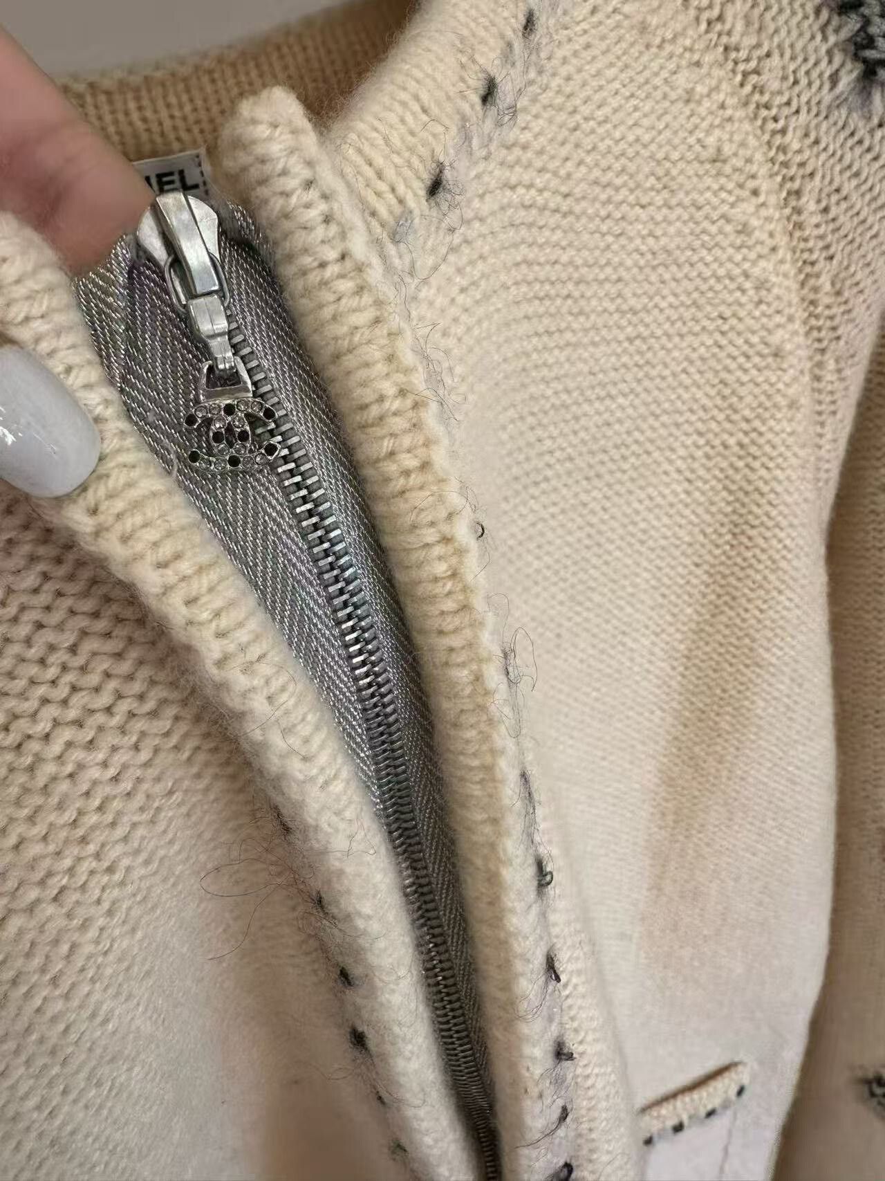 Chanel Chanel Beige Cardigan Coat Size XS / US 0-2 / IT 36-38 - 3 Thumbnail