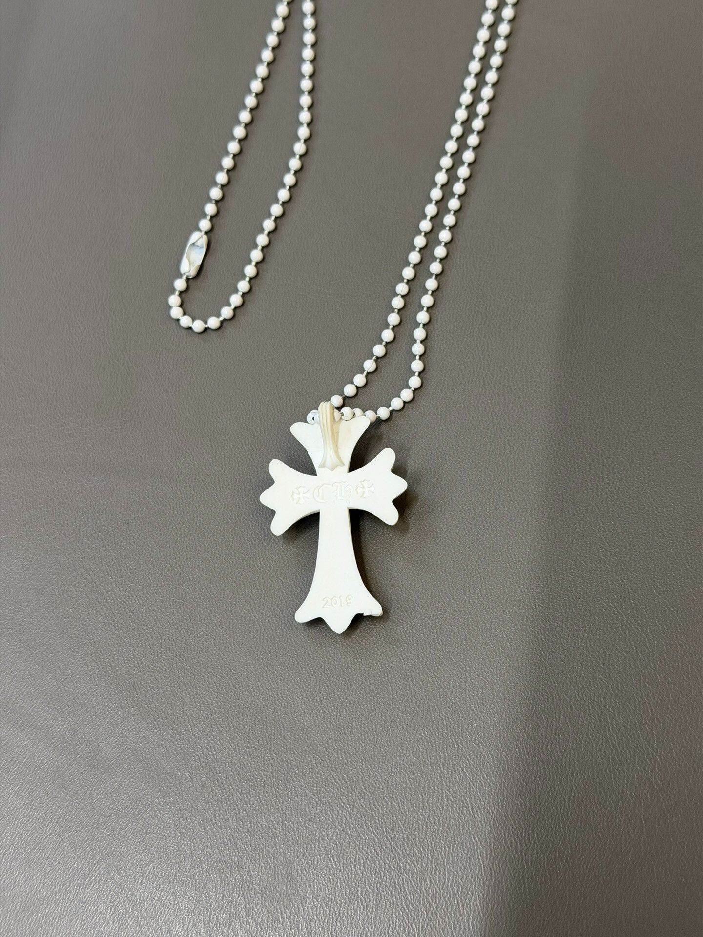 Chrome Hearts Chrome Hearts White Cross Resin Necklace Size ONE SIZE - 4 Thumbnail