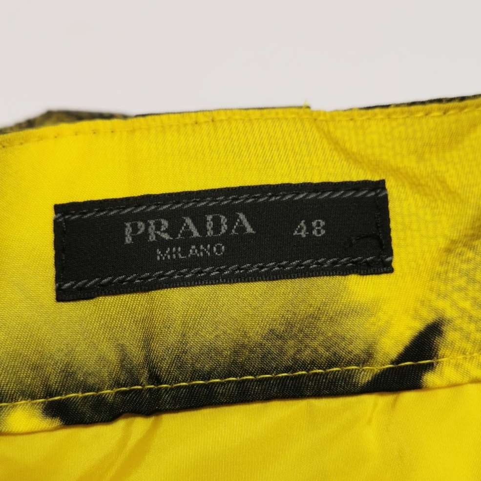 Prada Prada Contrast Triangle Logo Shorts Size US 32 / EU 48 - 9 Thumbnail