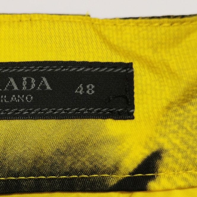 Prada Prada Contrast Triangle Logo Shorts Size US 32 / EU 48 - 14 Thumbnail