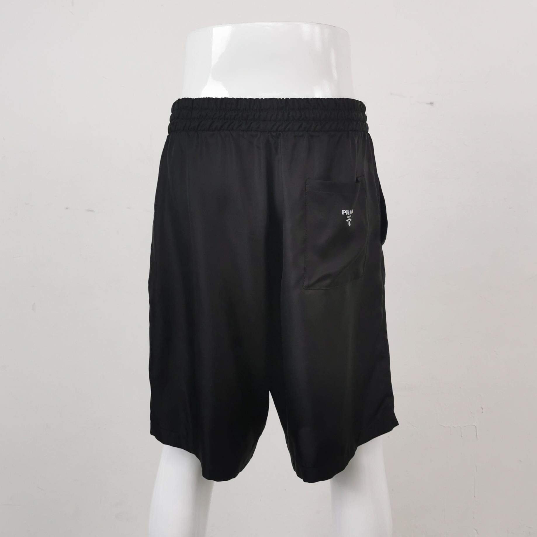 Prada Prada Black Elastic Waist Shorts L Size US 30 / EU 46 - 4 Thumbnail