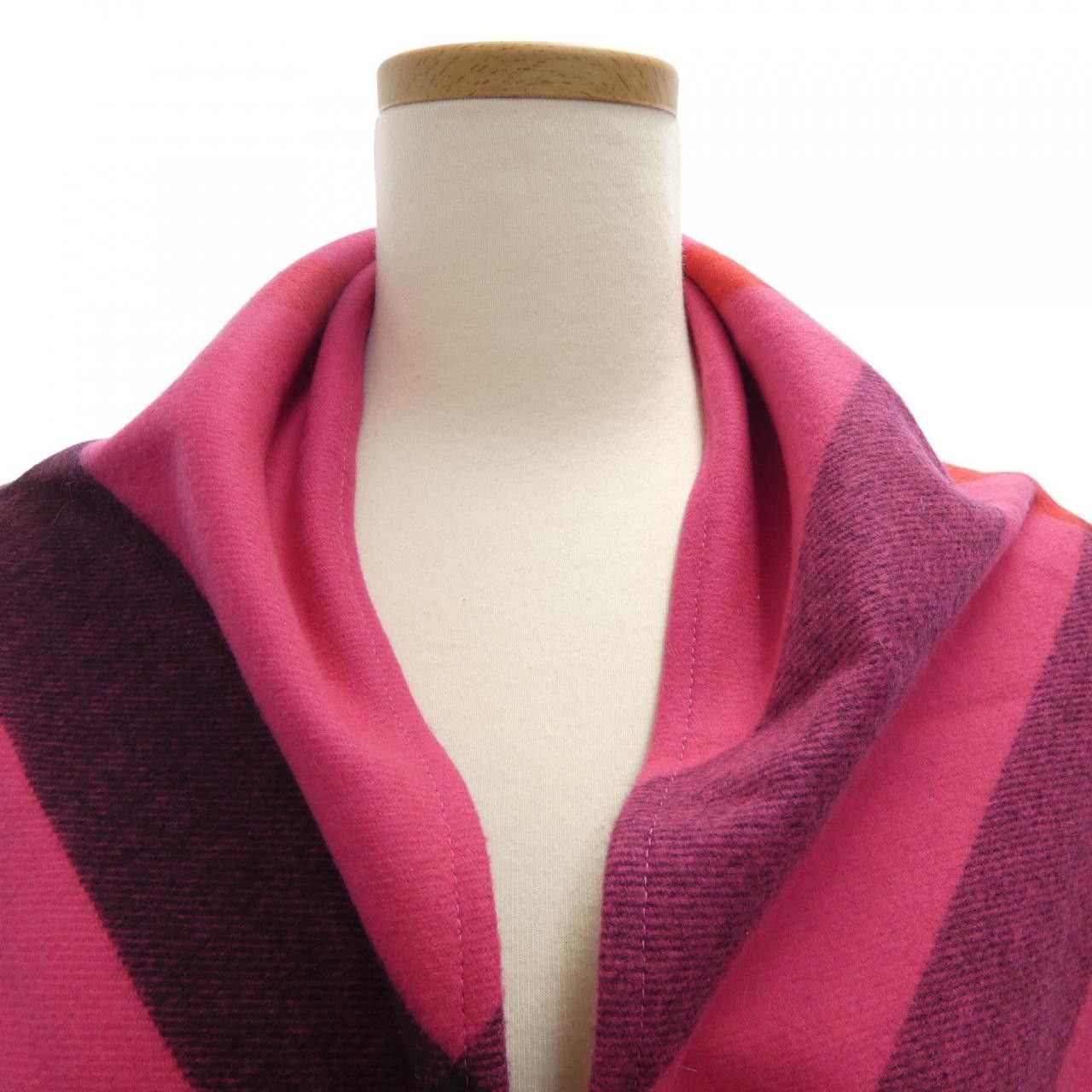 Burberry Burberry 4065426 Cashmere Shawl Textile Shawl 4065426 DUTY FREE for USA