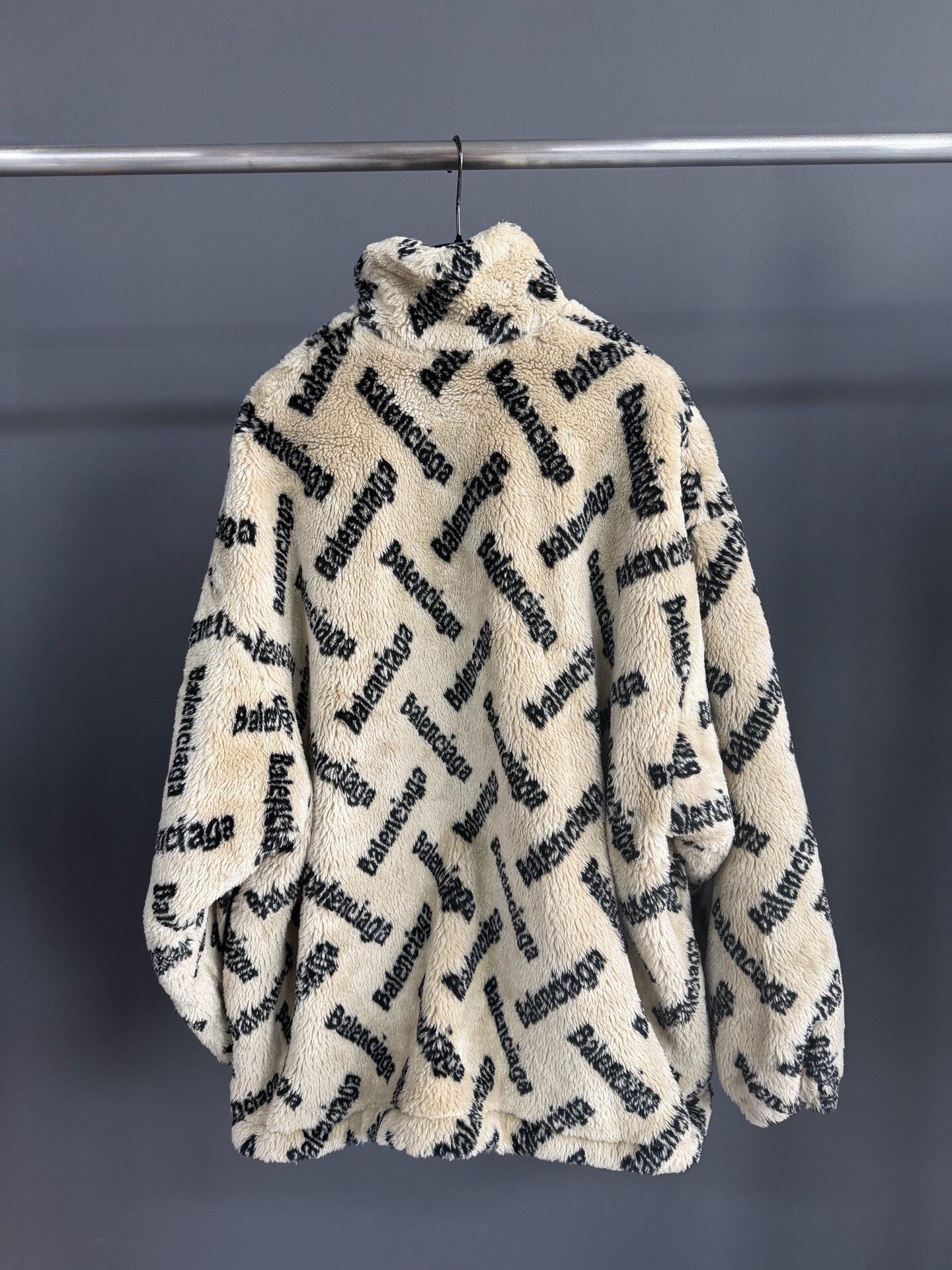Balenciaga Balenciaga Logo Teddy Fleece Jacket Size US XS / EU 42 / 0 - 2 Thumbnail