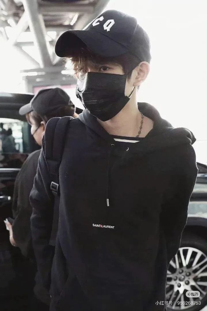 Saint Laurent Paris Saint Laurent SLP Logo Basic Sweatshirt Size US S / EU 44-46 / 1 - 5 Thumbnail