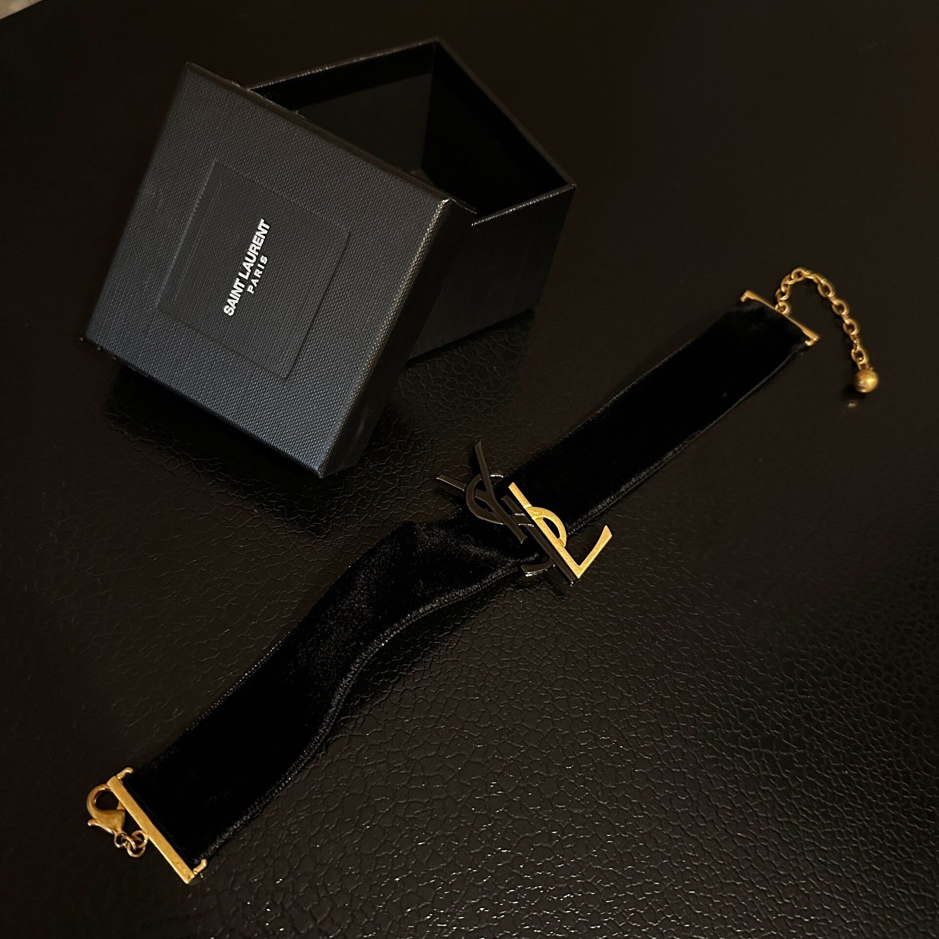 Yves Saint Laurent Saint Laurent YSL Logo Velvet Choker Size ONE SIZE - 2 Thumbnail