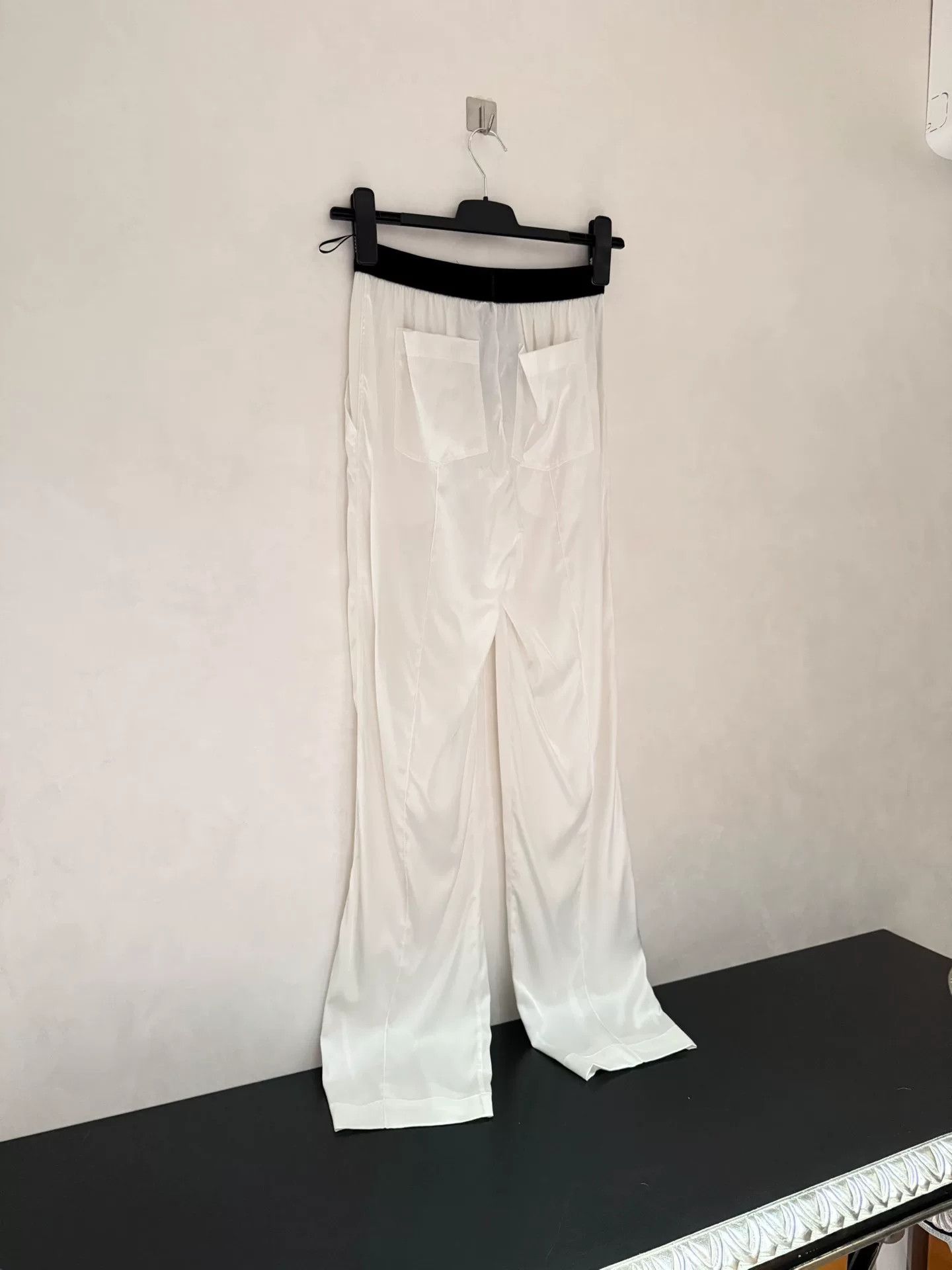 Tom Ford Tom Ford White Silk Sun Protection Pants Size 30" / US 8 / IT 44 - 2 Thumbnail