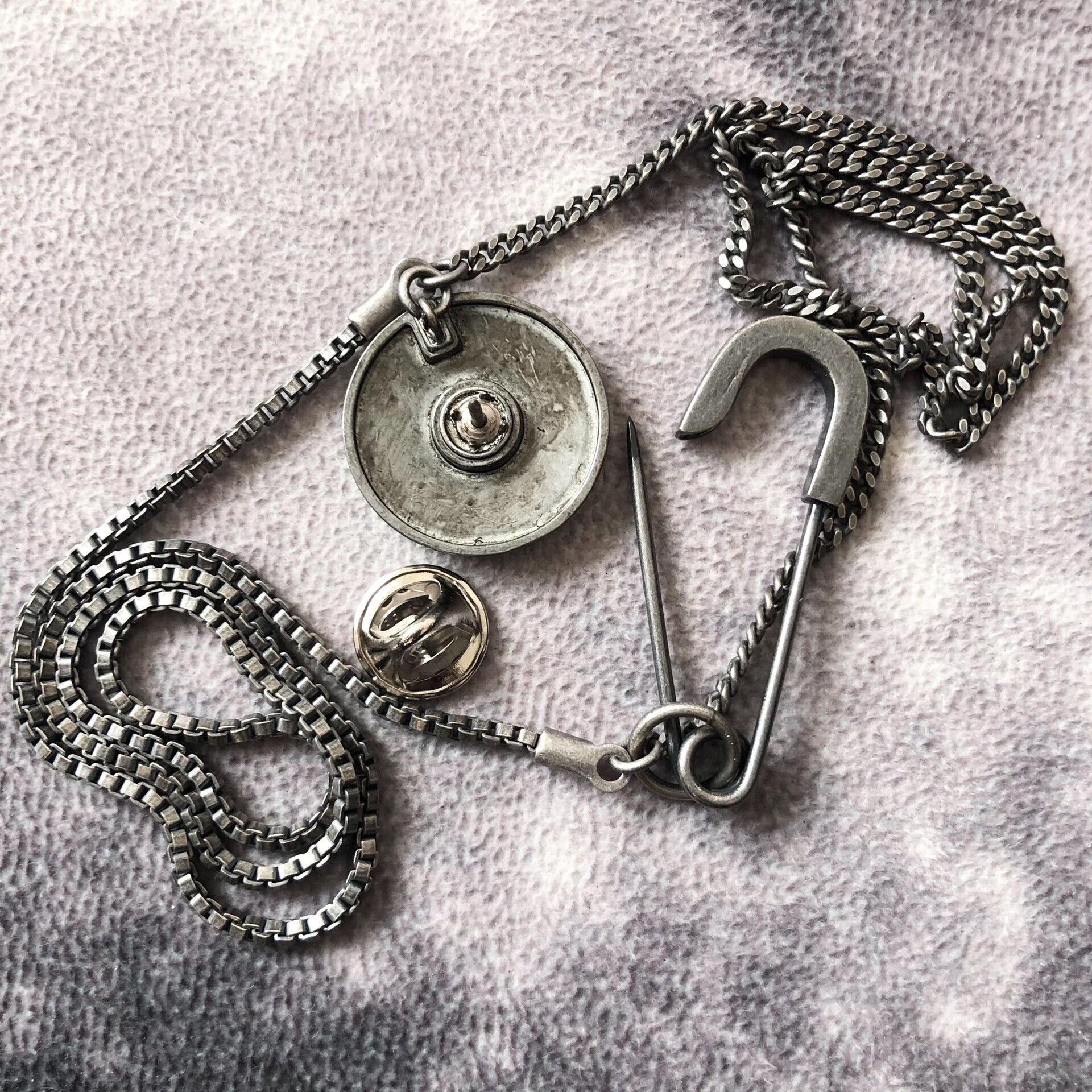 Yohji Yamamoto Yohji Yamamoto SYTE Lotus Brooch Chain Necklace Size ONE SIZE - 9 Thumbnail