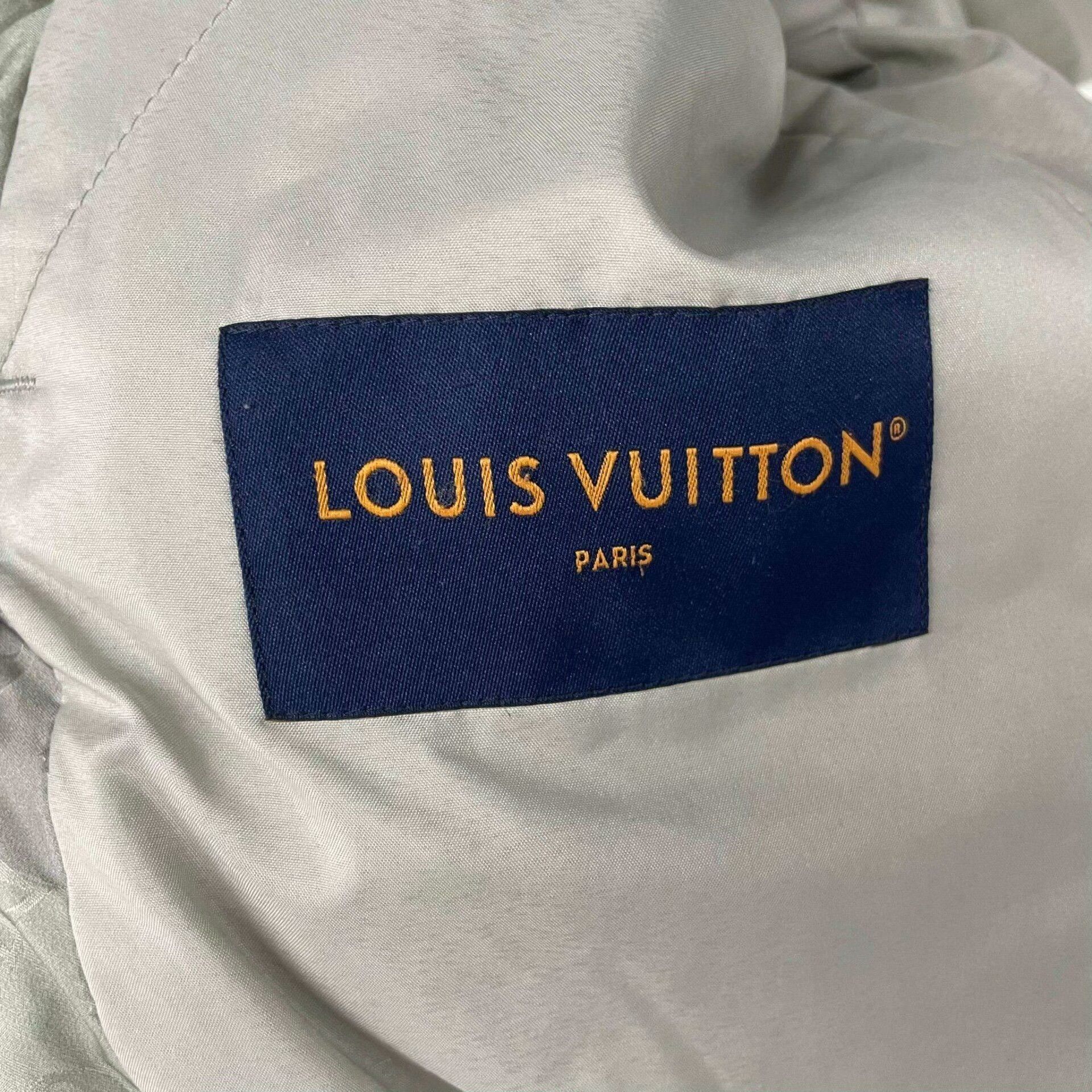 Louis Vuitton Louis Vuitton 23 Show Logo Print Hooded Down Jacket Size US M / EU 48-50 / 2 - 3 Thumbnail