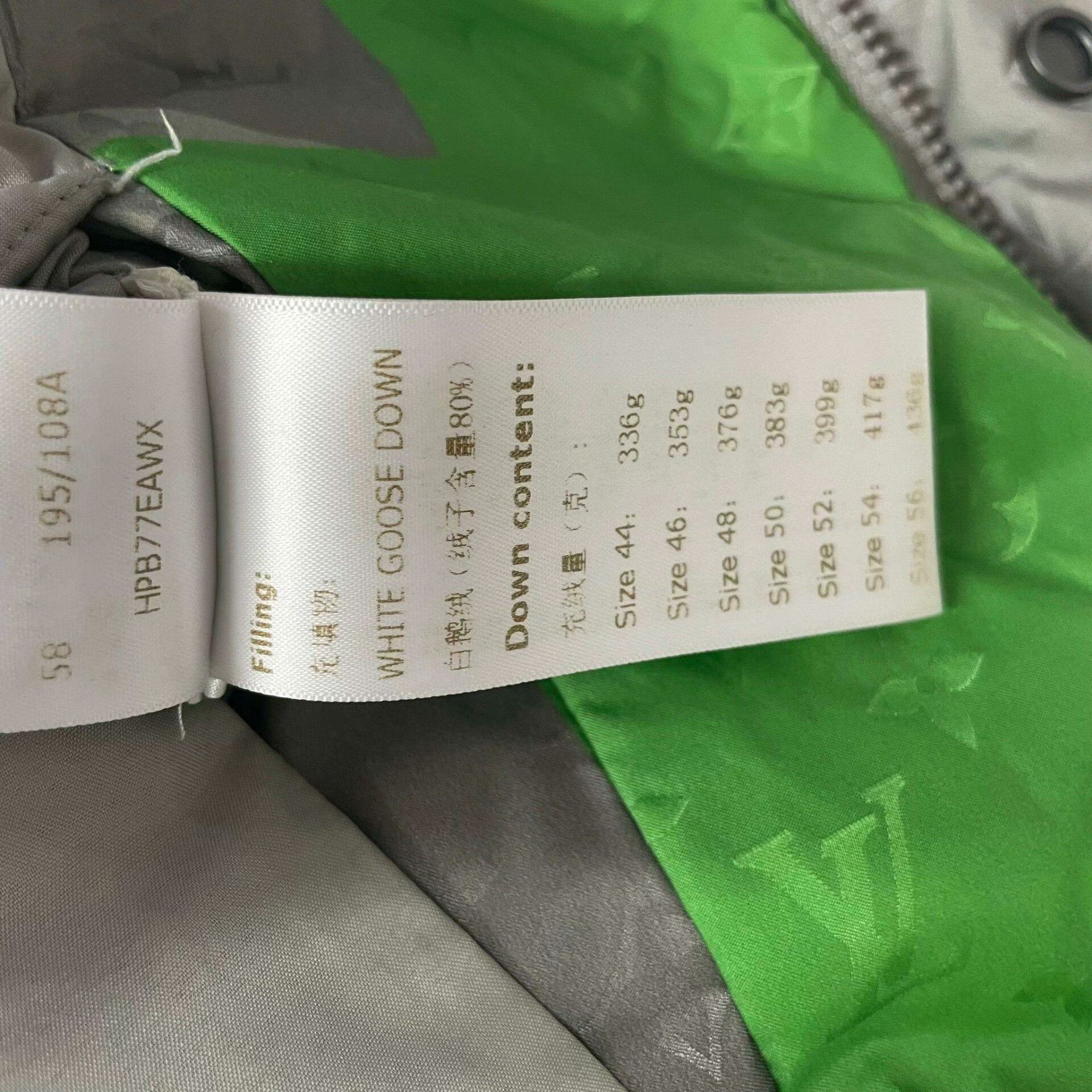 Louis Vuitton Louis Vuitton 23 Show Logo Print Hooded Down Jacket Size US M / EU 48-50 / 2 - 5 Thumbnail