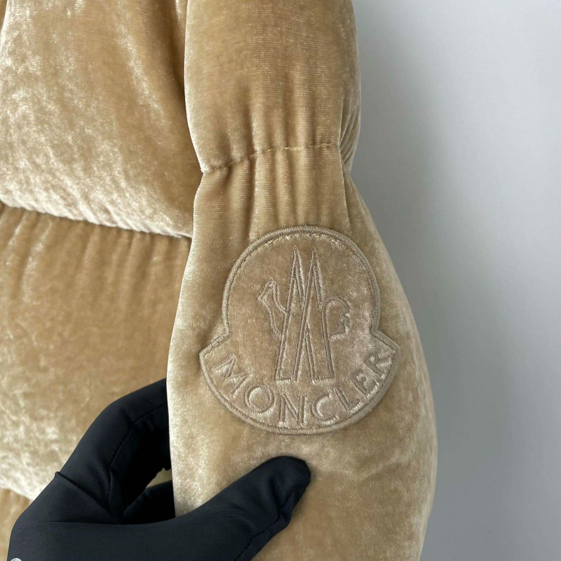 Moncler Moncler Champagne Velvet Down Jacket Size M / US 6-8 / IT 42-44 - 8 Thumbnail
