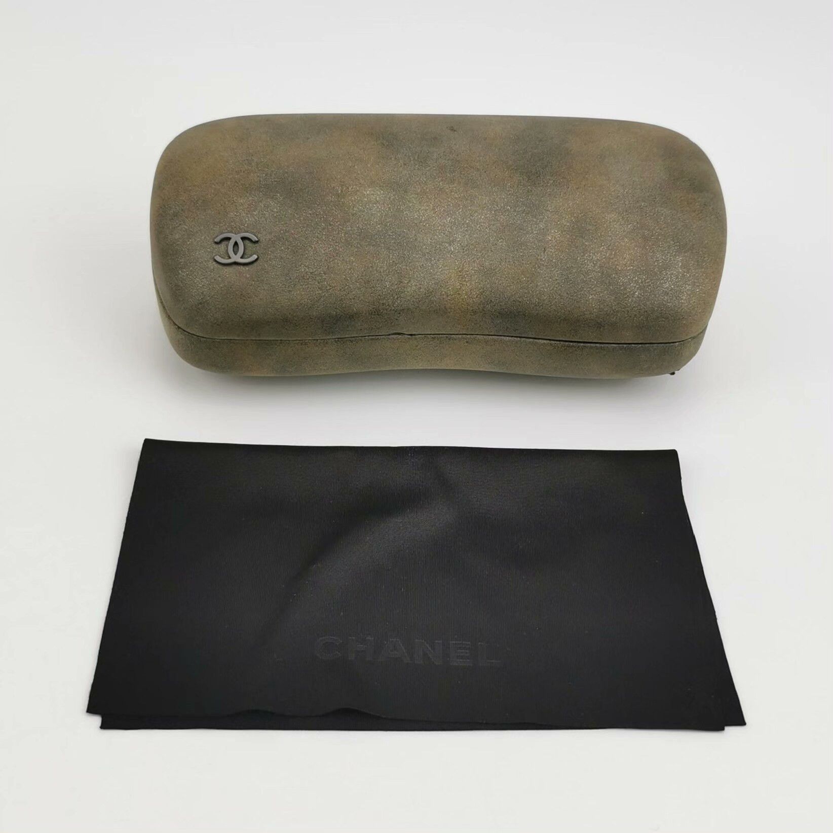 Chanel Chanel Bow Sunglasses Black Size ONE SIZE - 8 Thumbnail
