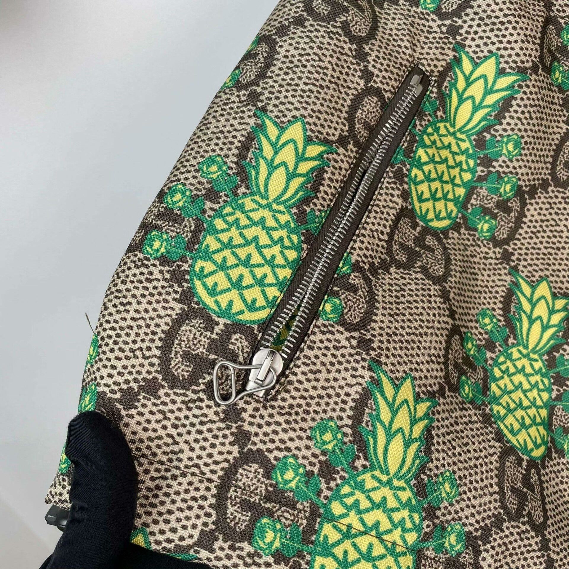 Gucci Gucci Pineapple Logo Print Zip Jacket Size US S / EU 44-46 / 1 - 9 Thumbnail