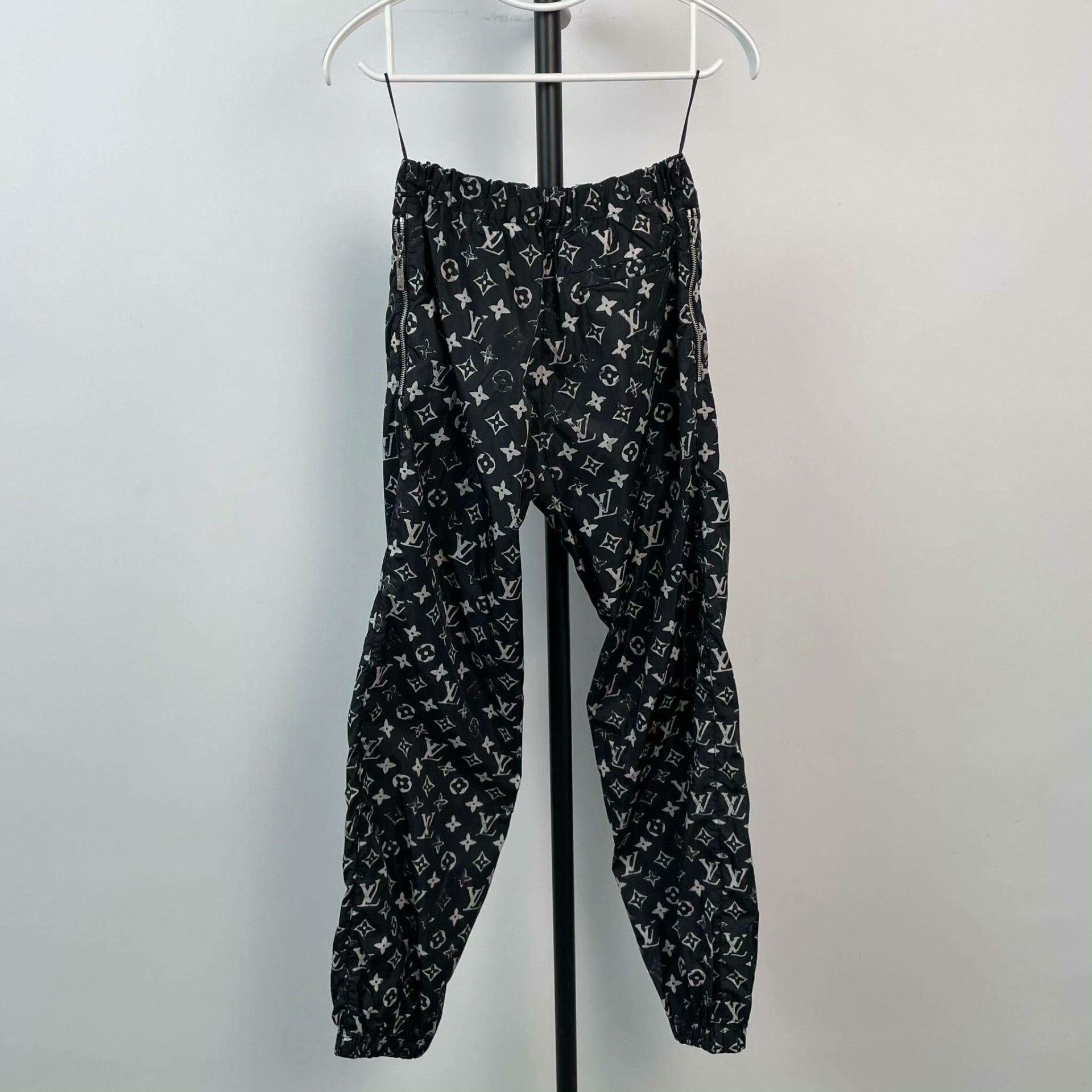 Louis Vuitton Louis Vuitton Monogram Print Joggers Size 34" / US 12 / IT 48 - 2 Thumbnail
