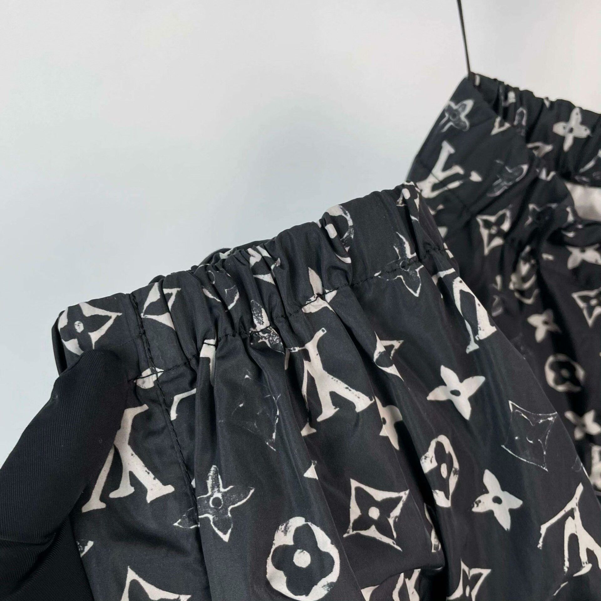 Louis Vuitton Louis Vuitton Monogram Print Joggers Size 34" / US 12 / IT 48 - 8 Thumbnail