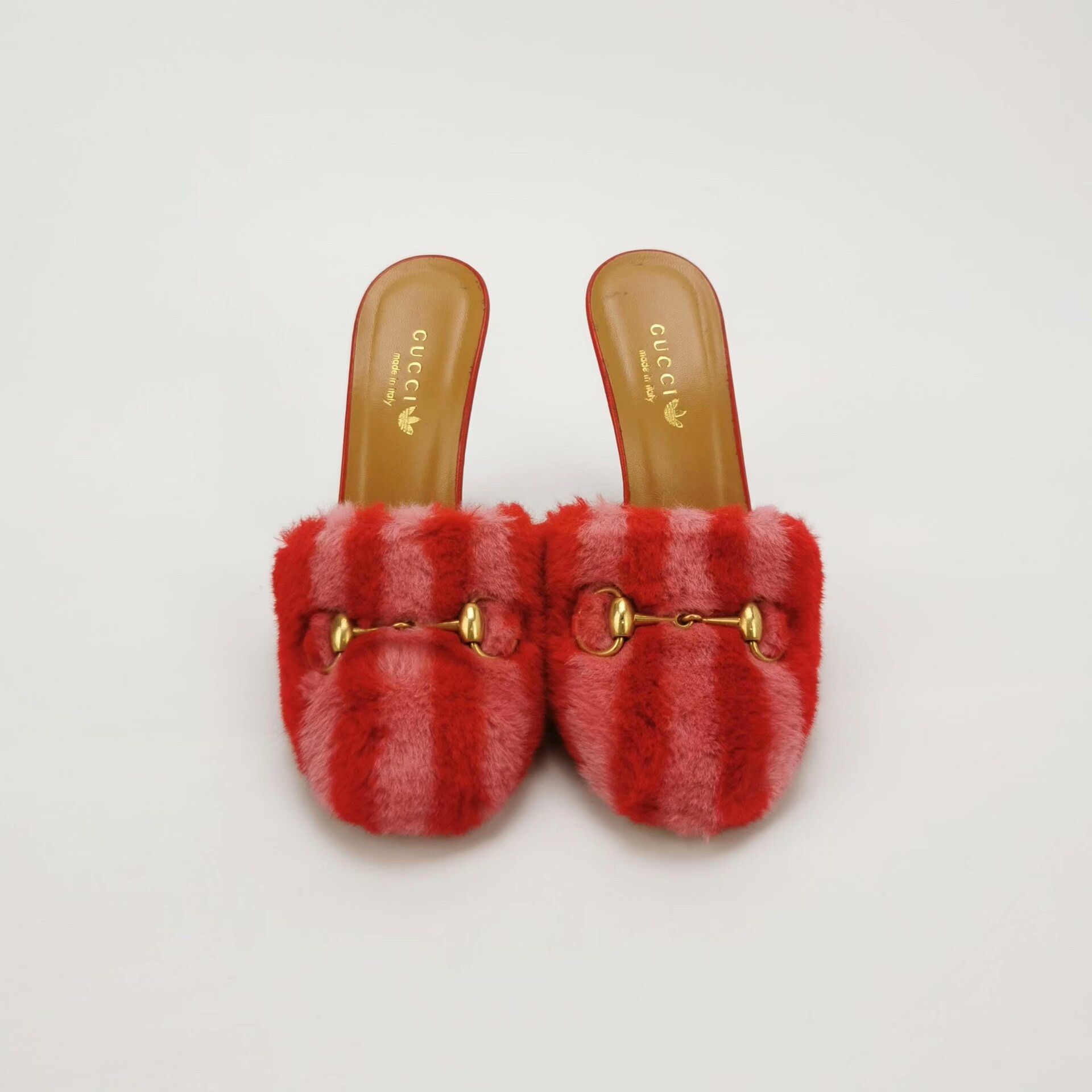 Gucci Gucci x Adidas Fuzzy Slippers Size US 7 / IT 37 - 3 Thumbnail