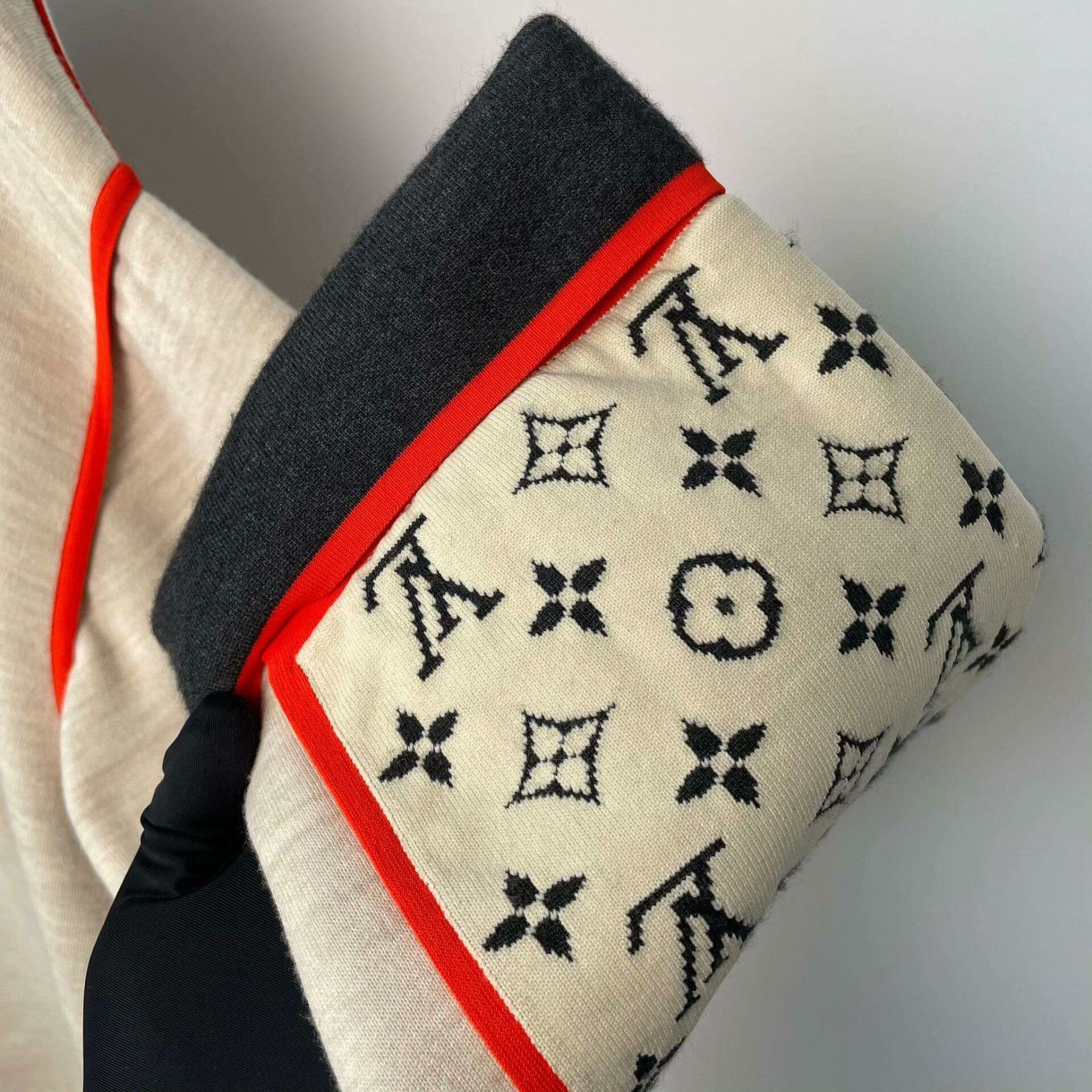 Louis Vuitton Louis Vuitton White Coat Size US M / EU 48-50 / 2 - 6 Thumbnail