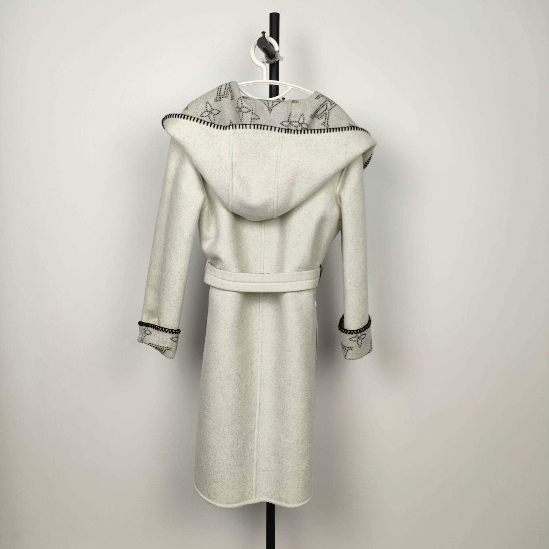 Louis Vuitton Louis Vuitton Cashmere Double-Sided Coat Size XXS / US 00 / IT 34 - 2 Thumbnail