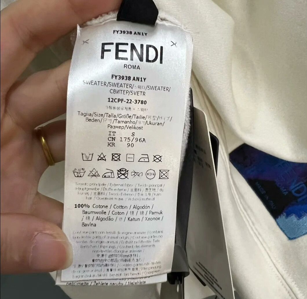 Fendi FENDI Gradient Print Crewneck Sweatshirt Size US S / EU 44-46 / 1 - 3 Thumbnail