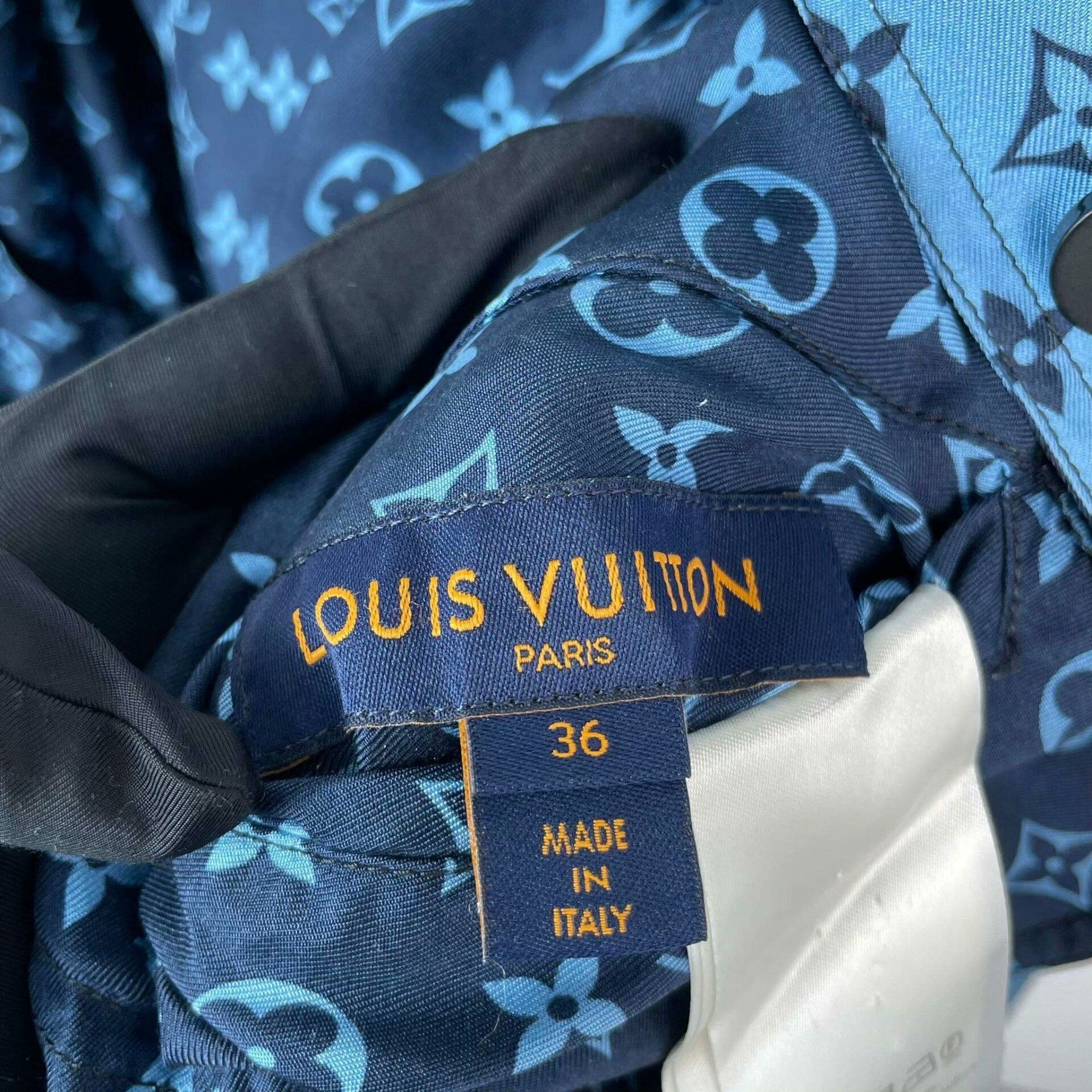 Louis Vuitton Louis Vuitton Blue Silk Monogram Coat Size XS / US 0-2 / IT 36-38 - 3 Thumbnail