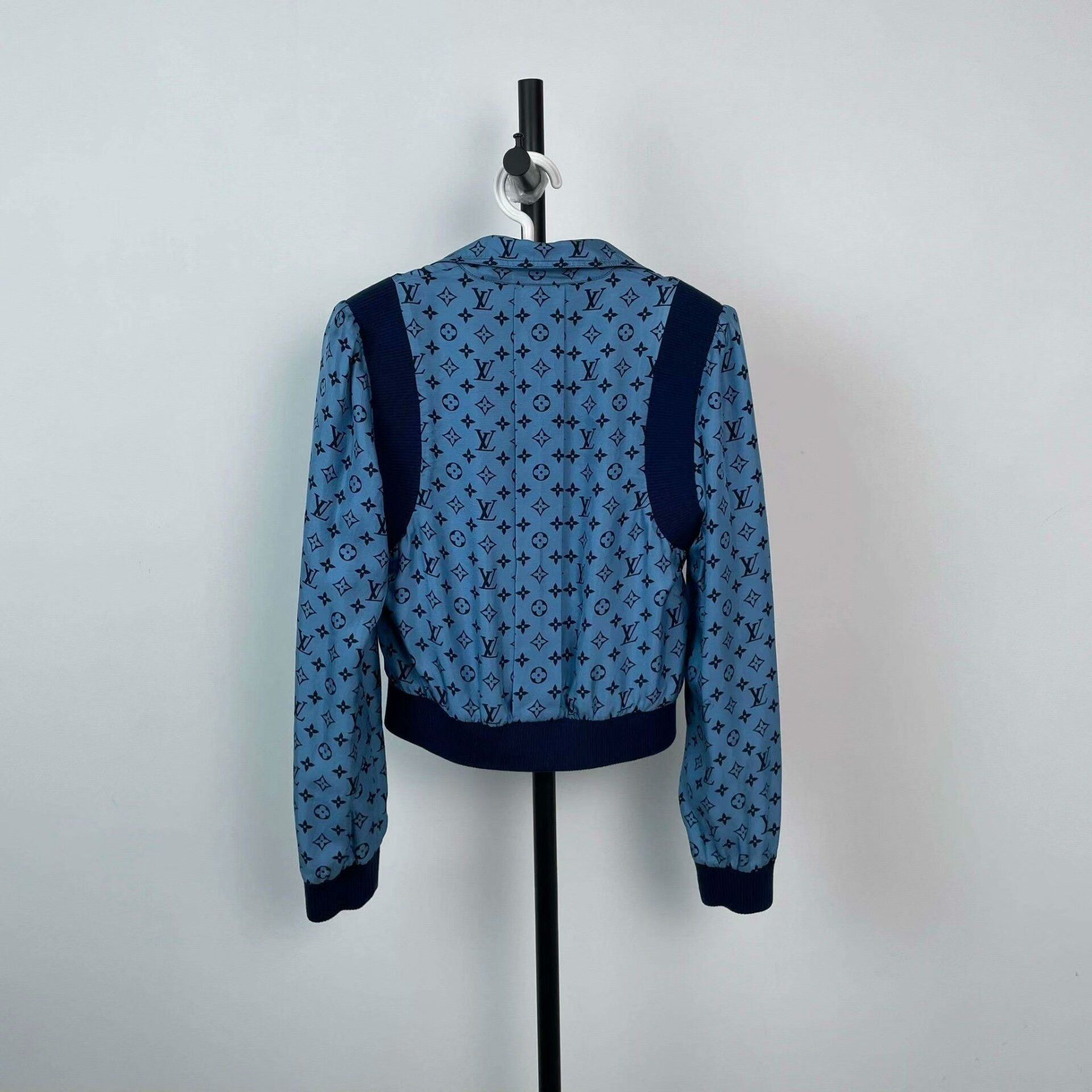 Louis Vuitton Louis Vuitton Blue Silk Monogram Coat Size XS / US 0-2 / IT 36-38 - 2 Thumbnail