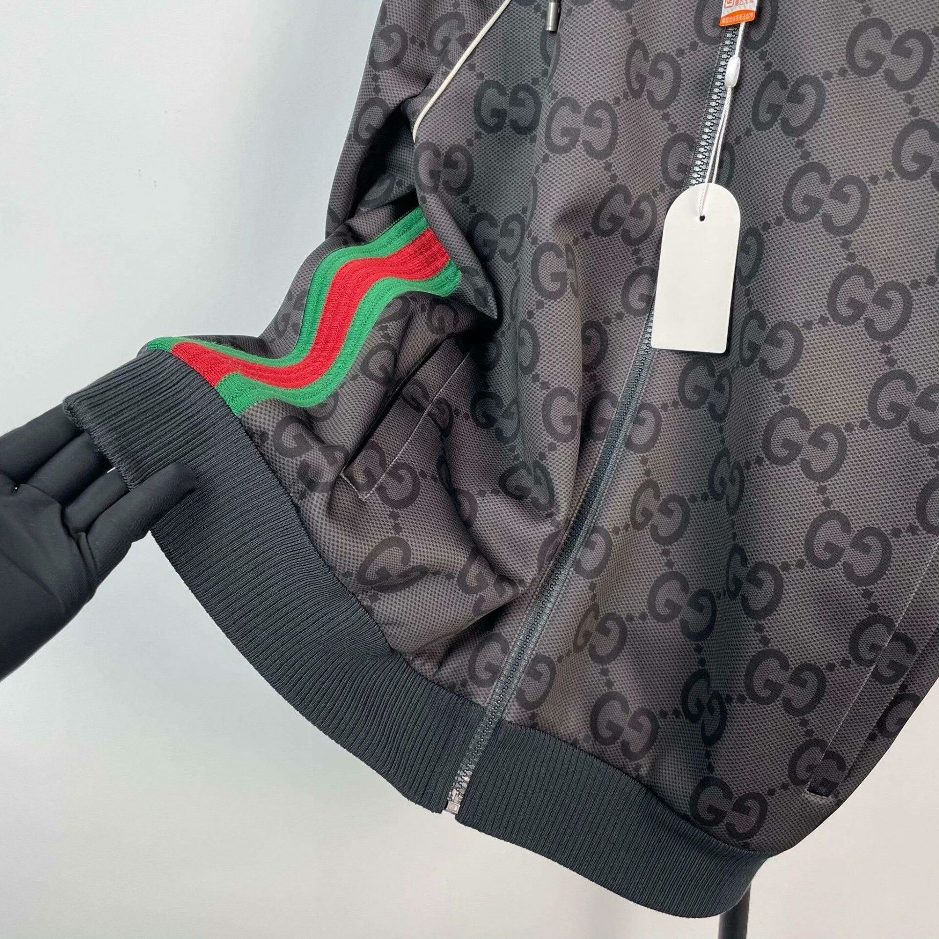 Gucci Gucci Logo Print Hooded Jacket M Size US M / EU 48-50 / 2 - 5 Thumbnail