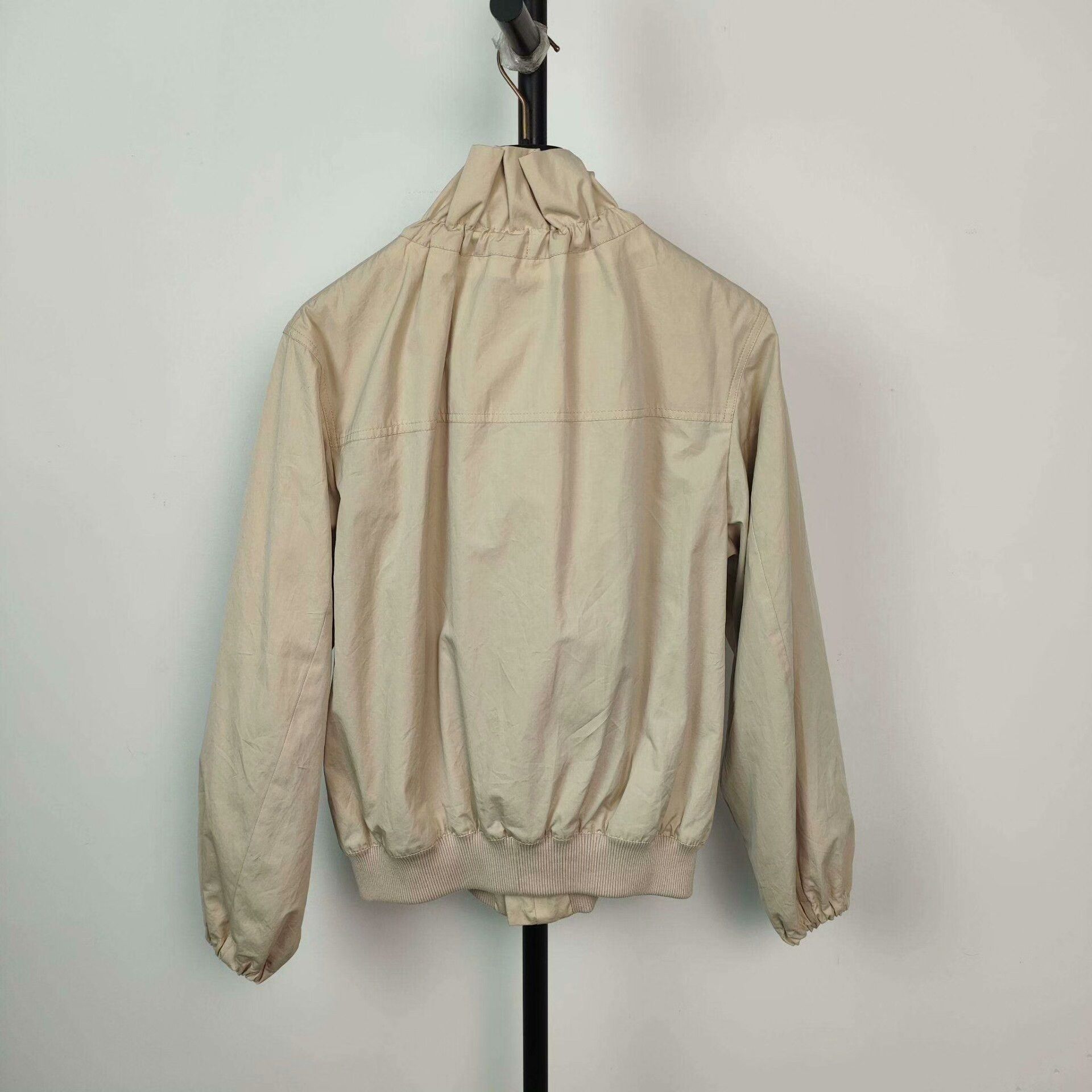 Louis Vuitton Louis Vuitton Khaki Ruffled Collar Coat Size XS / US 0-2 / IT 36-38 - 2 Thumbnail