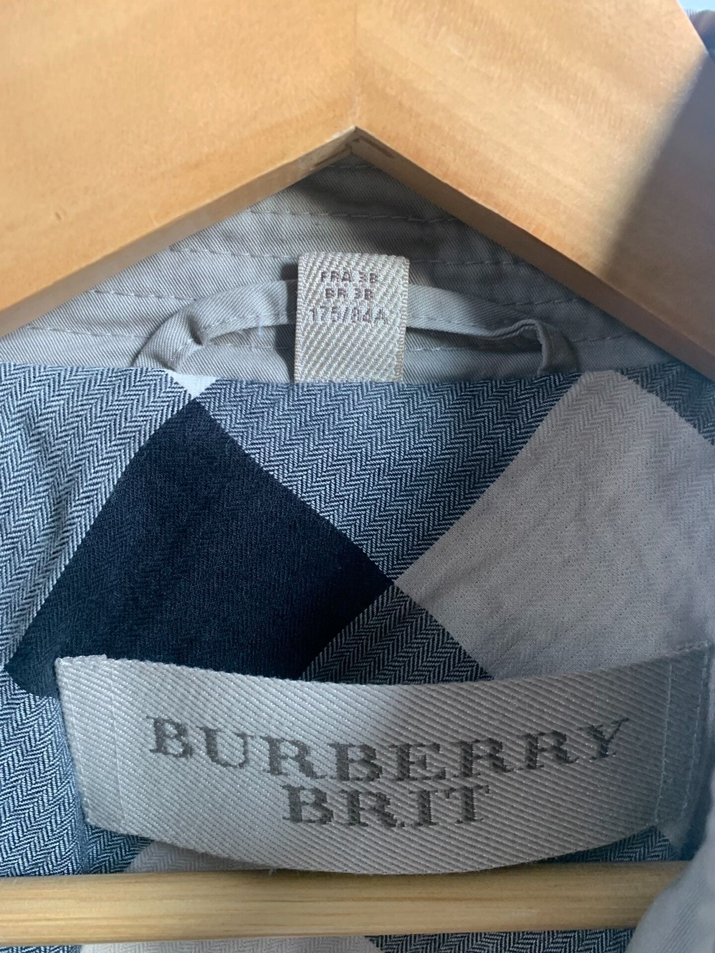 Burberry Burberry Brit Beige Trench Coat Size M / US 6-8 / IT 42-44 - 2 Thumbnail