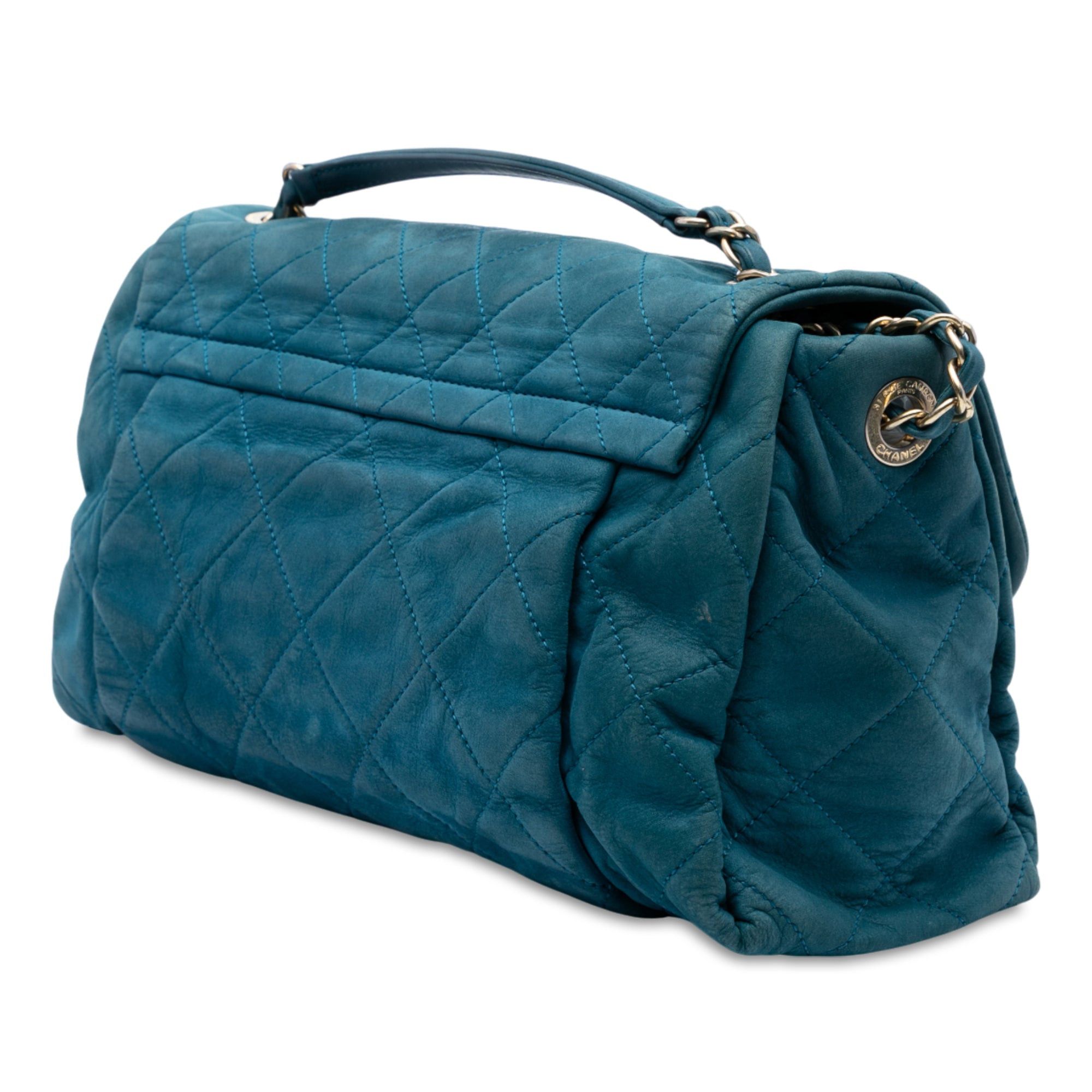 Chanel Large Quilted Iridescent Calfskin Chic Quilt Flap Size ONE SIZE - 2 Thumbnail