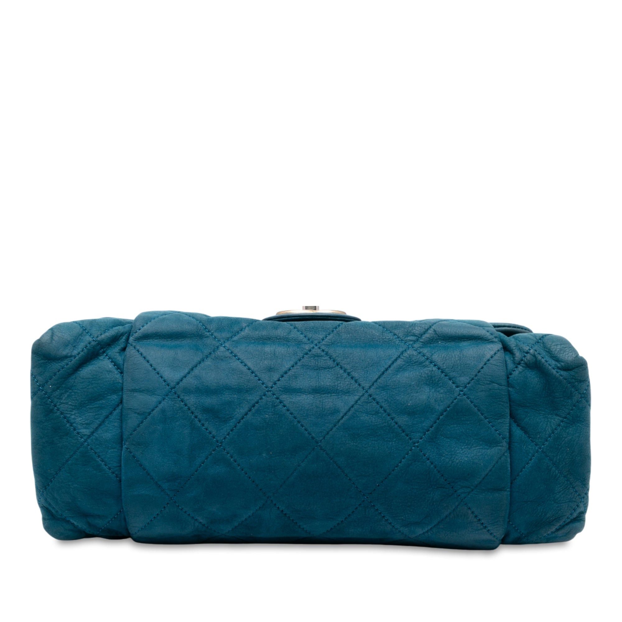 Chanel Large Quilted Iridescent Calfskin Chic Quilt Flap Size ONE SIZE - 3 Thumbnail