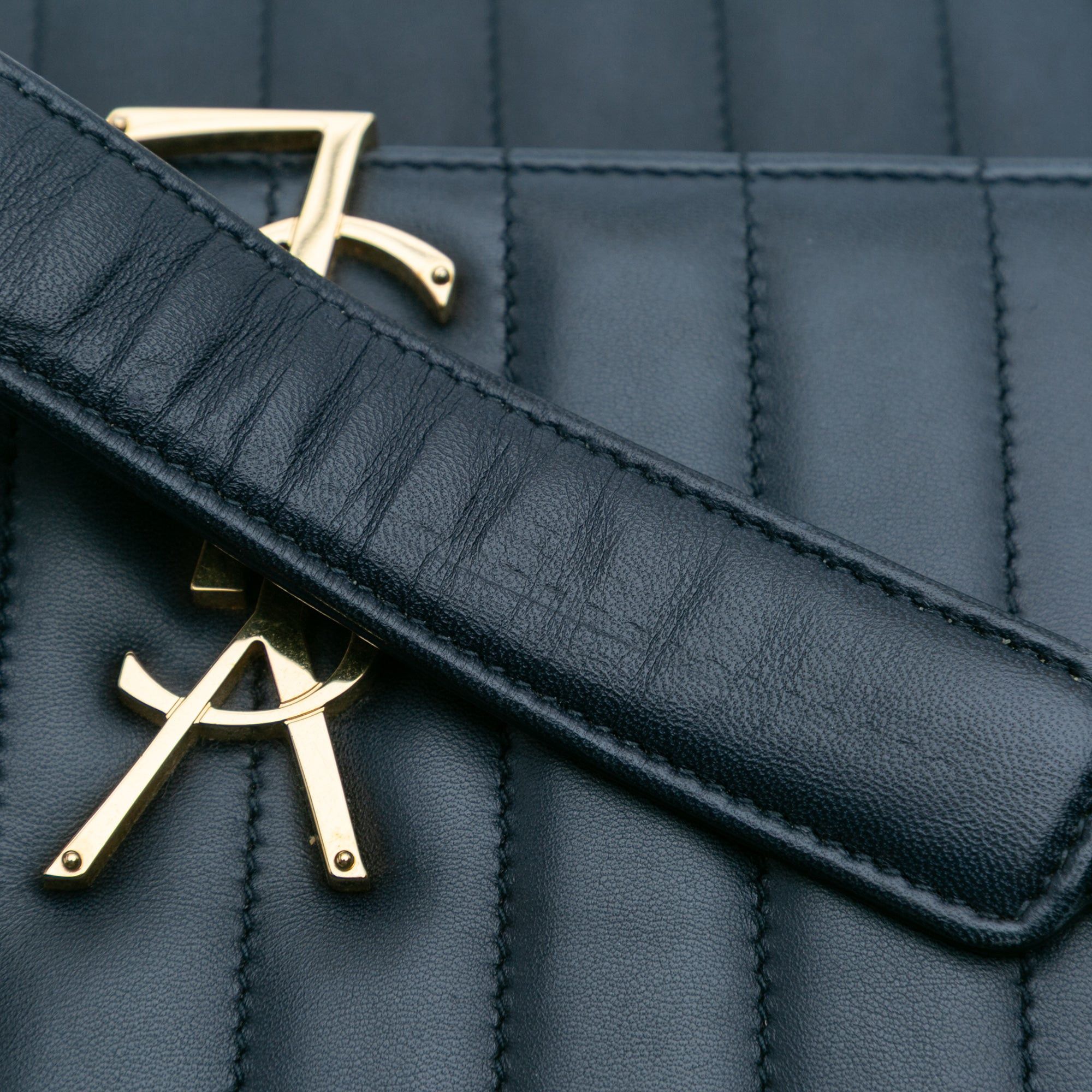 Saint Laurent Paris Medium Lambskin Monogram Vicky Chain Bag Size ONE SIZE - 10 Thumbnail