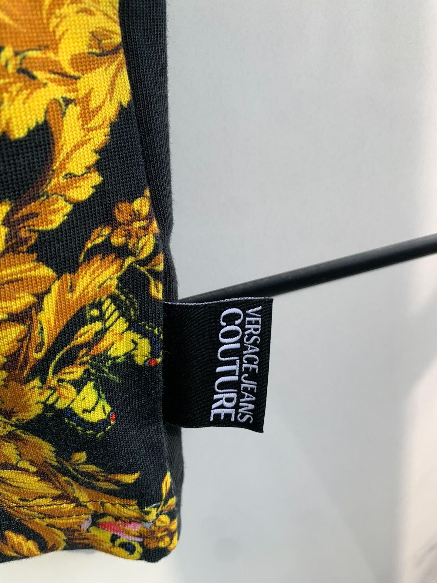 Versace Jeans Couture Versace Jeans Couture Plant Print Tee Size US M / EU 48-50 / 2 - 3 Thumbnail